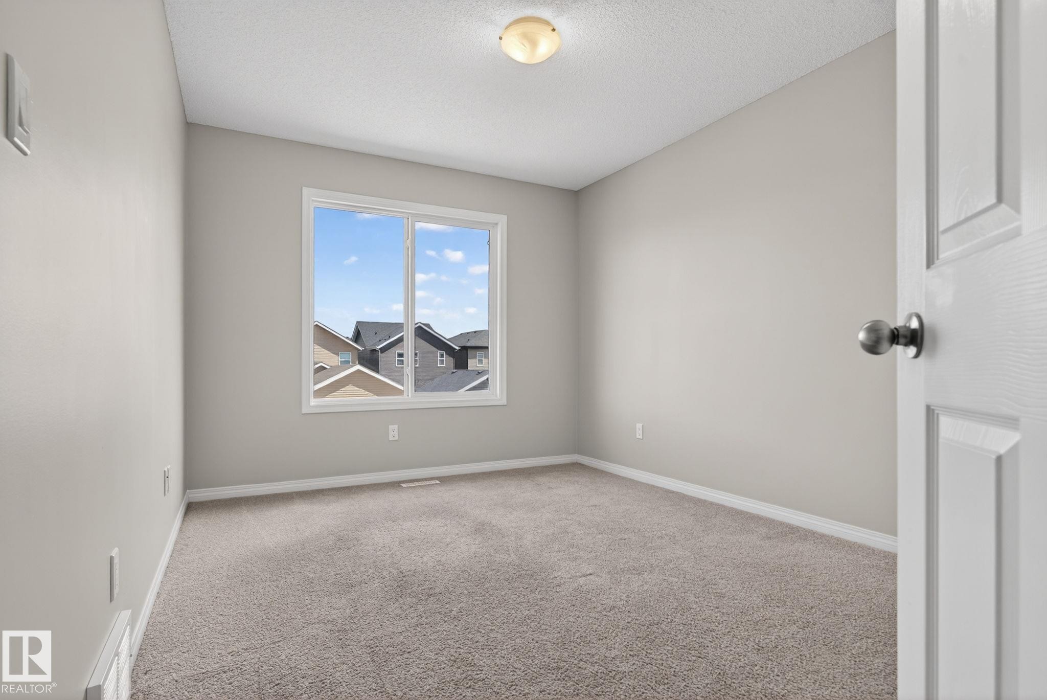 4330 Prowse Link Link Sw, Edmonton, AB - Indoor Photo Showing Other Room