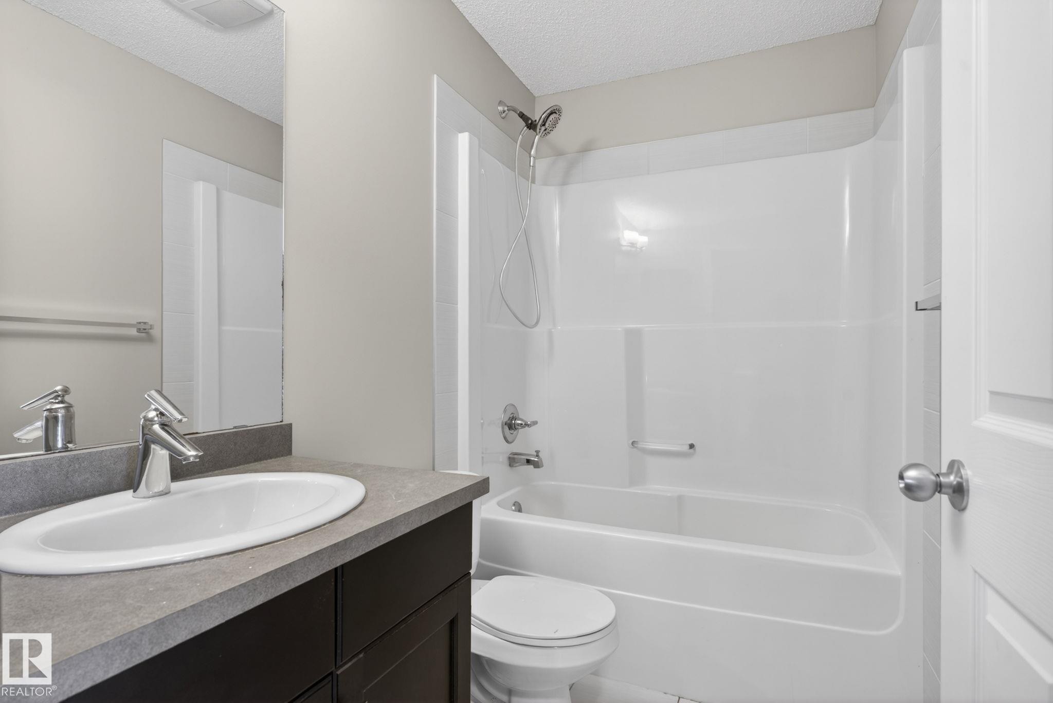 4330 Prowse Link Link Sw, Edmonton, AB - Indoor Photo Showing Bathroom