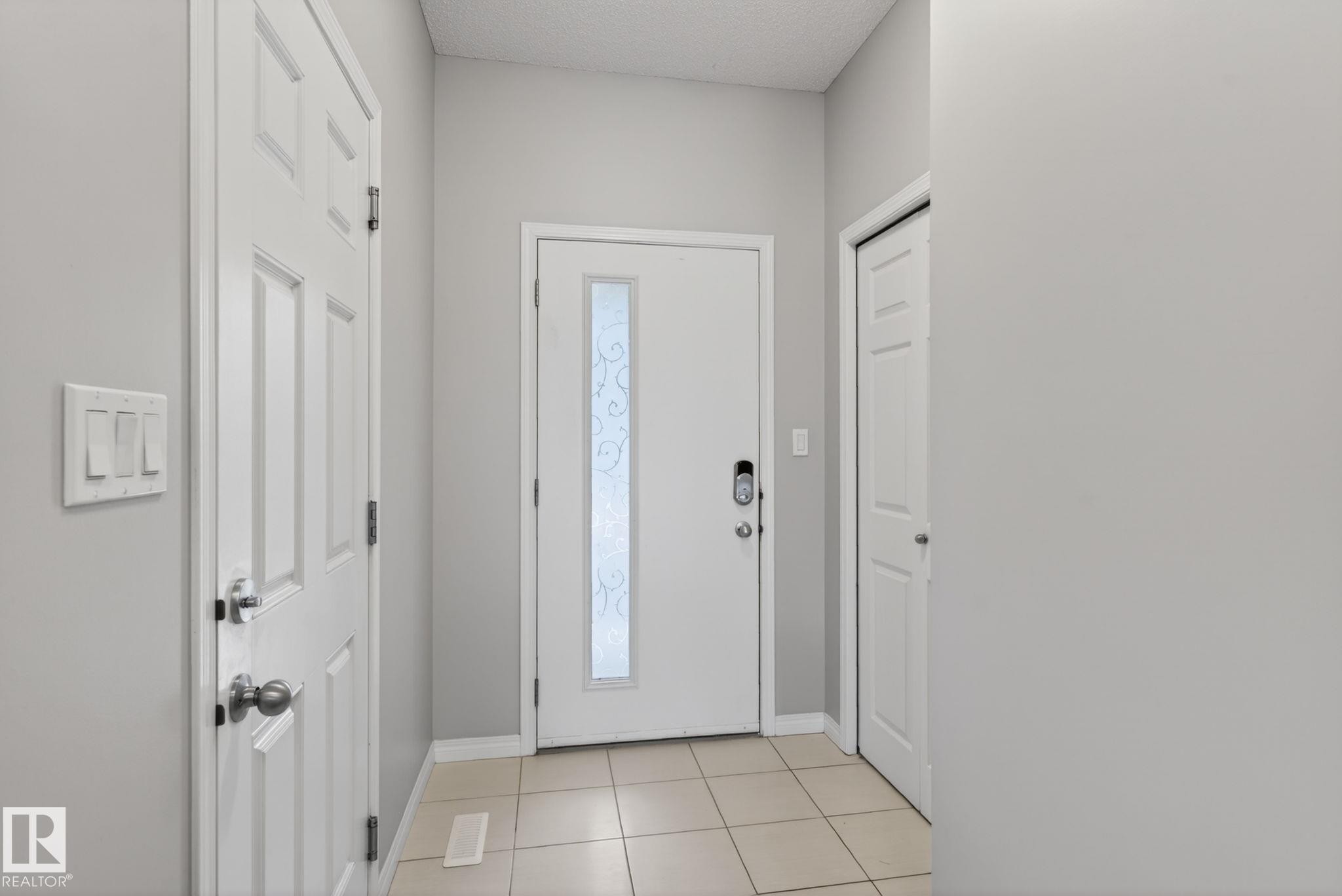 4330 Prowse Link Link Sw, Edmonton, AB - Indoor Photo Showing Other Room