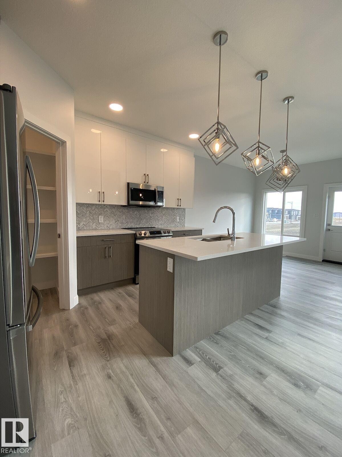 1433 Osprey Crest, Edmonton, AB