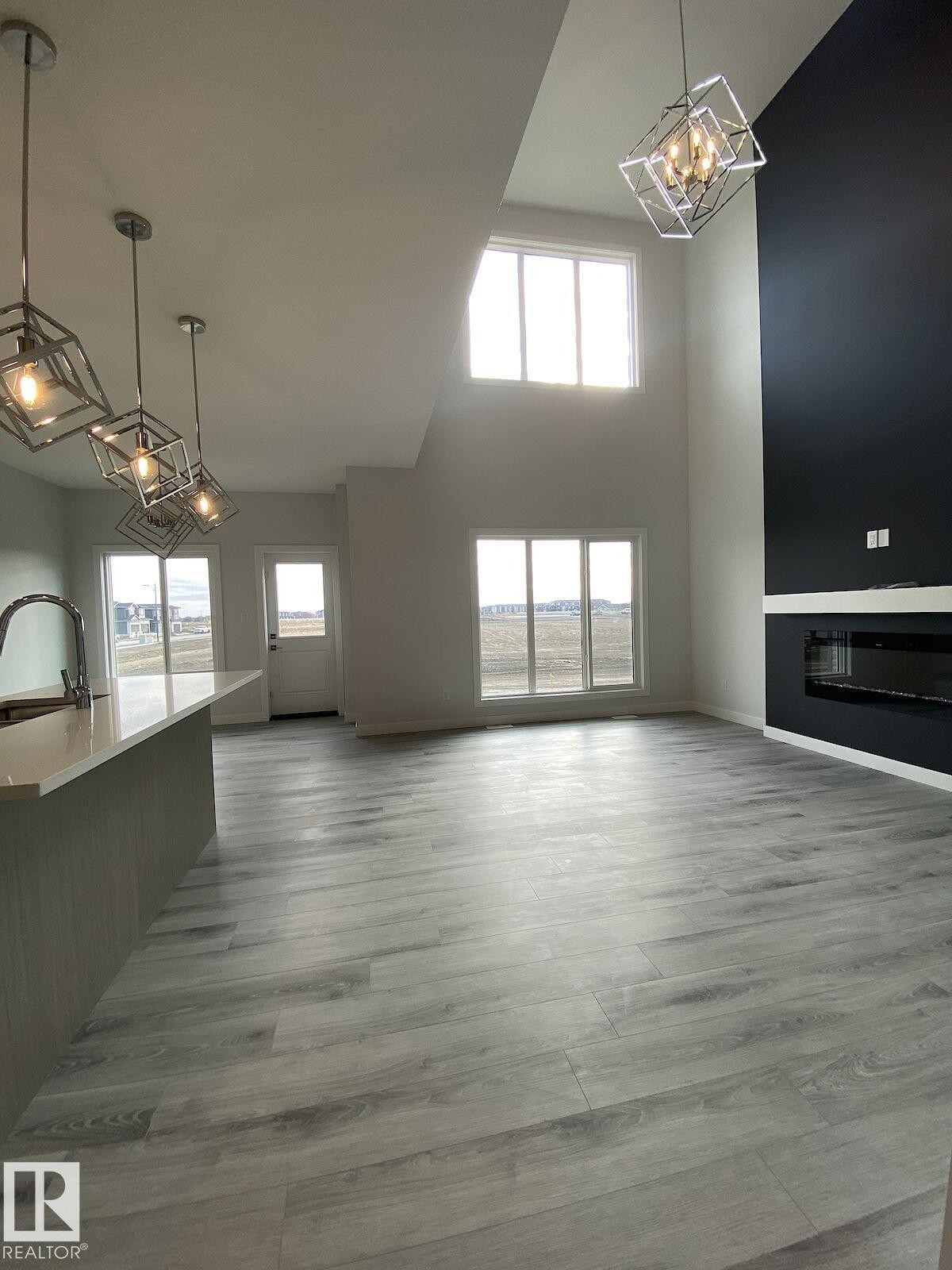 1433 Osprey Crest, Edmonton, AB
