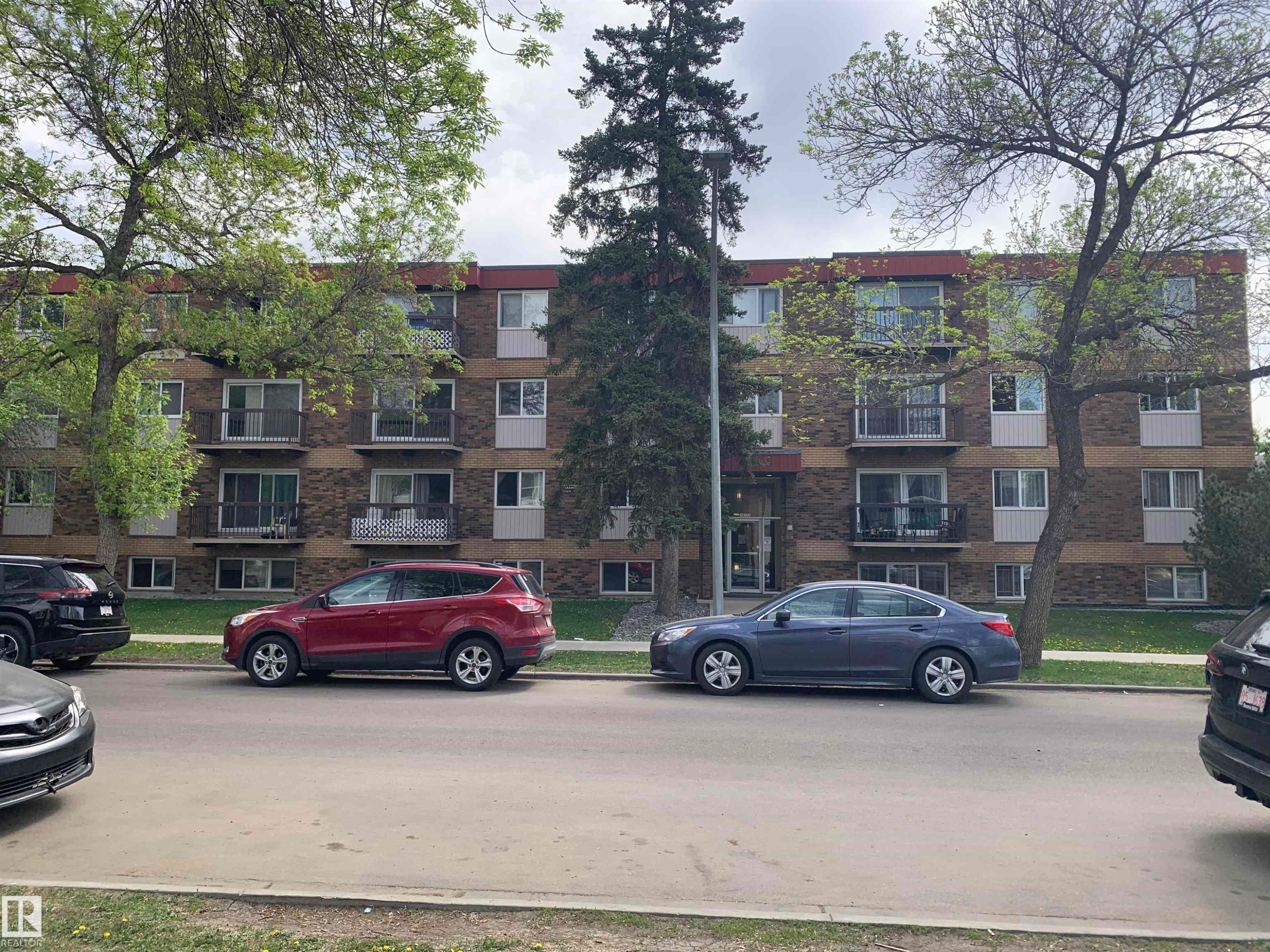 Outdoor building - 106 10725 111 Street, Edmonton, AB