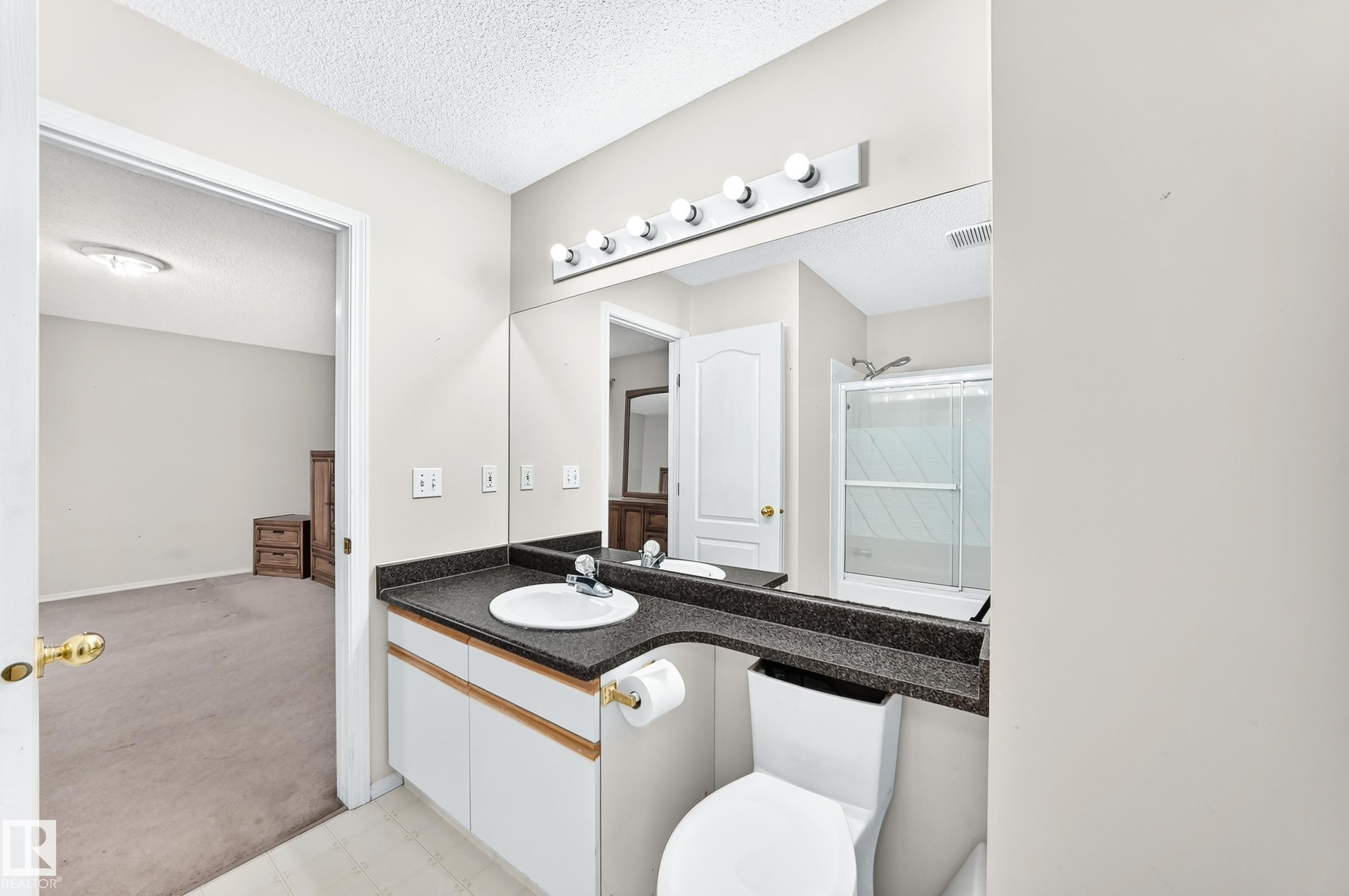 15826 67B Street, Edmonton, AB