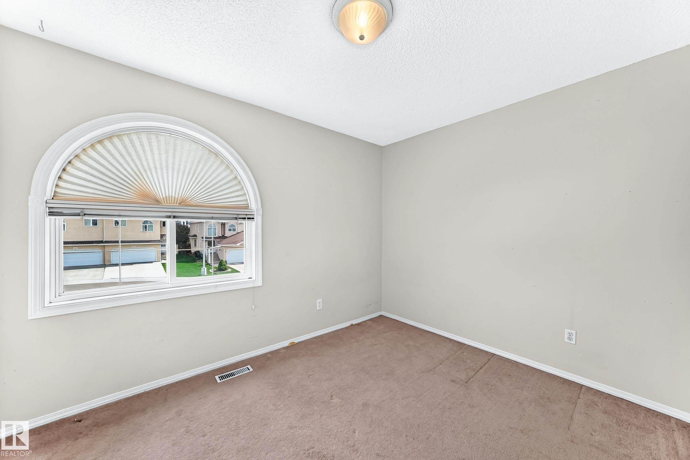 15826 67B Street, Edmonton, AB