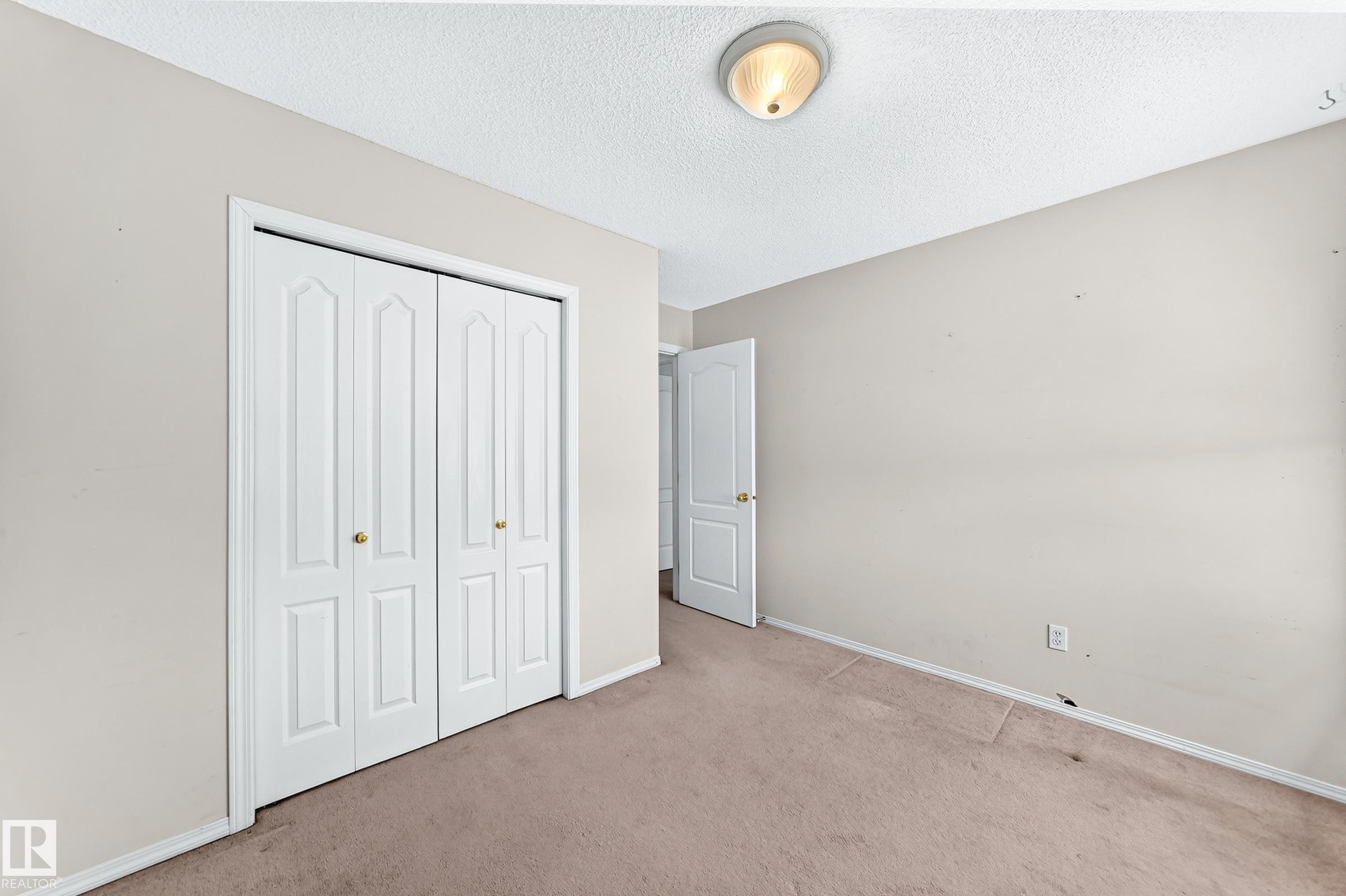 15826 67B Street, Edmonton, AB