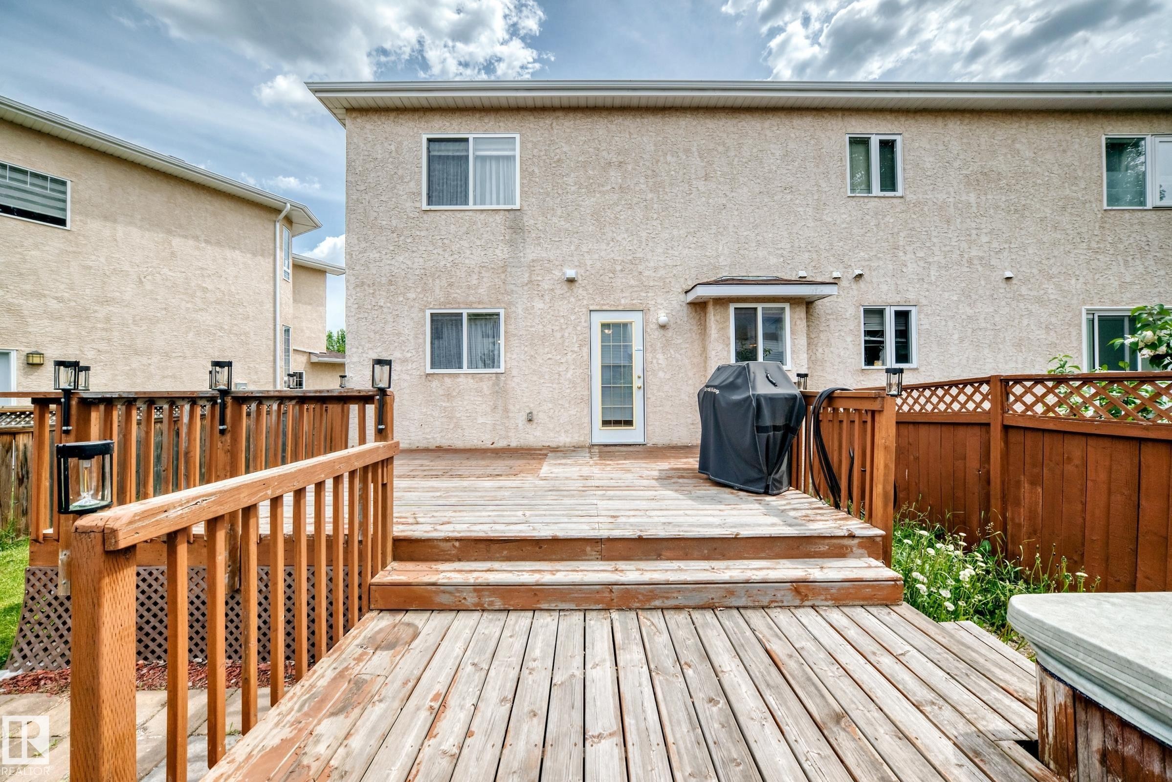 15826 67B Street, Edmonton, AB