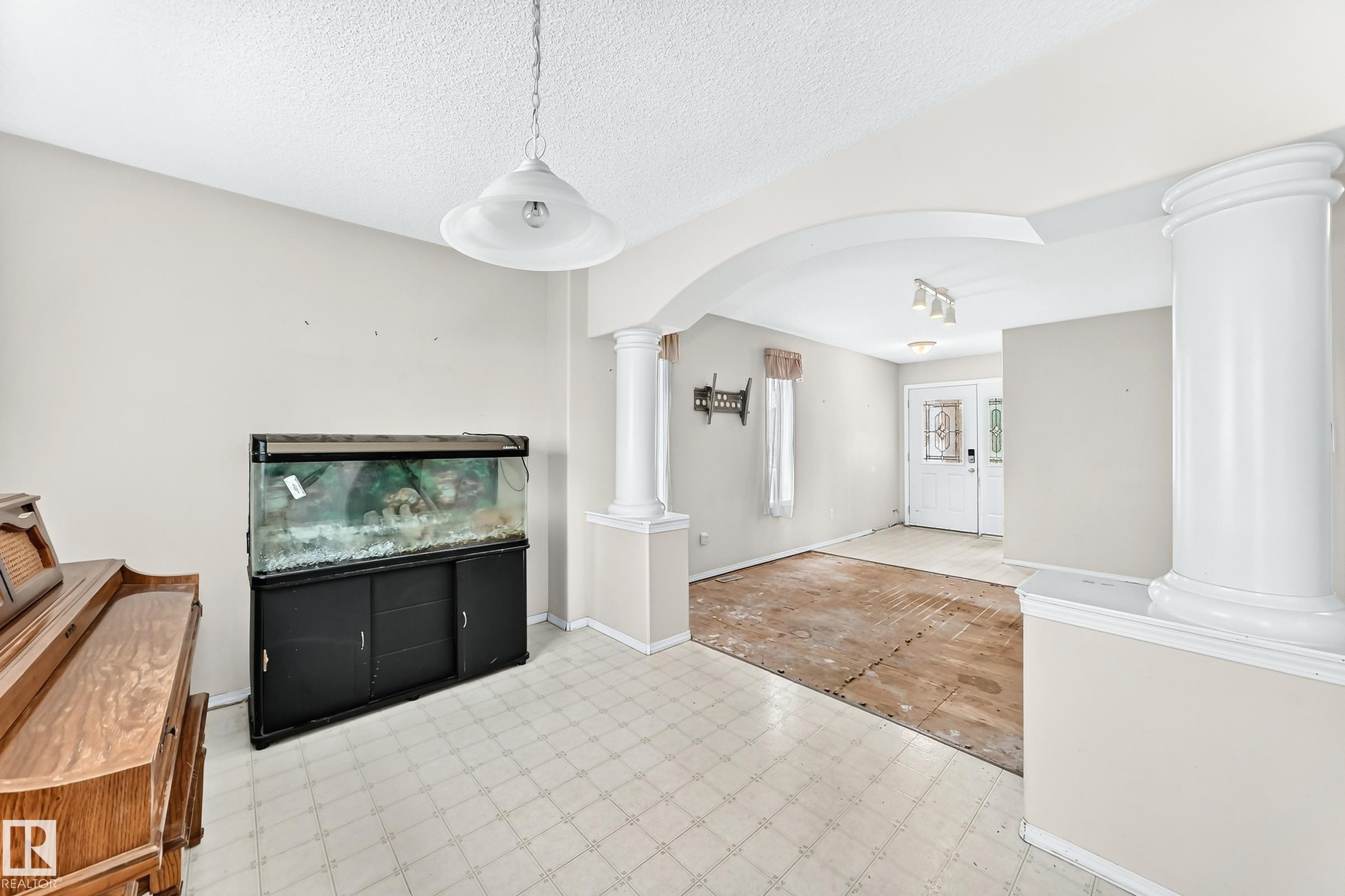 15826 67B Street, Edmonton, AB