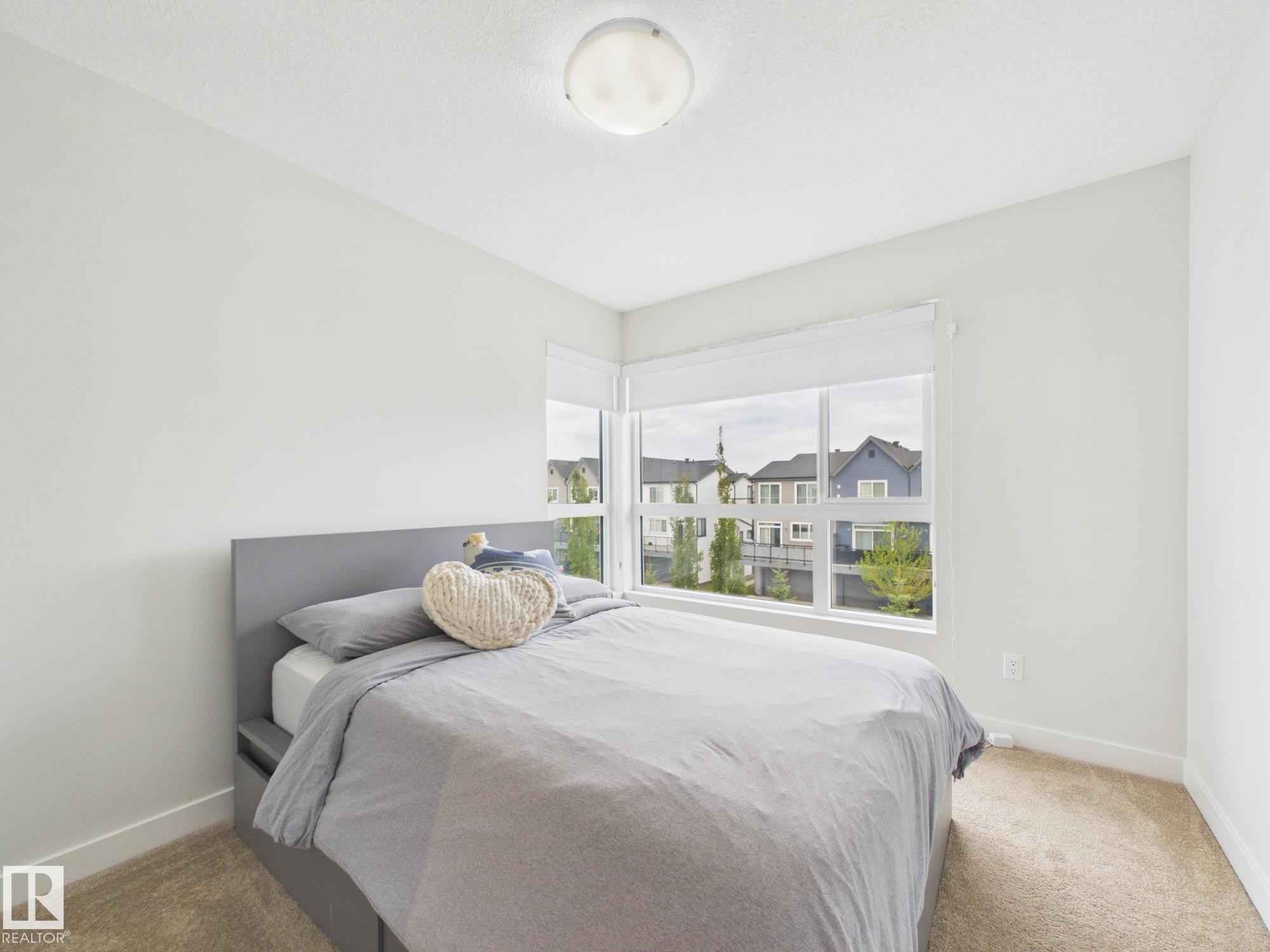 32 100 Jensen Lakes Boulevard, St. Albert, AB - Indoor Photo Showing Bedroom