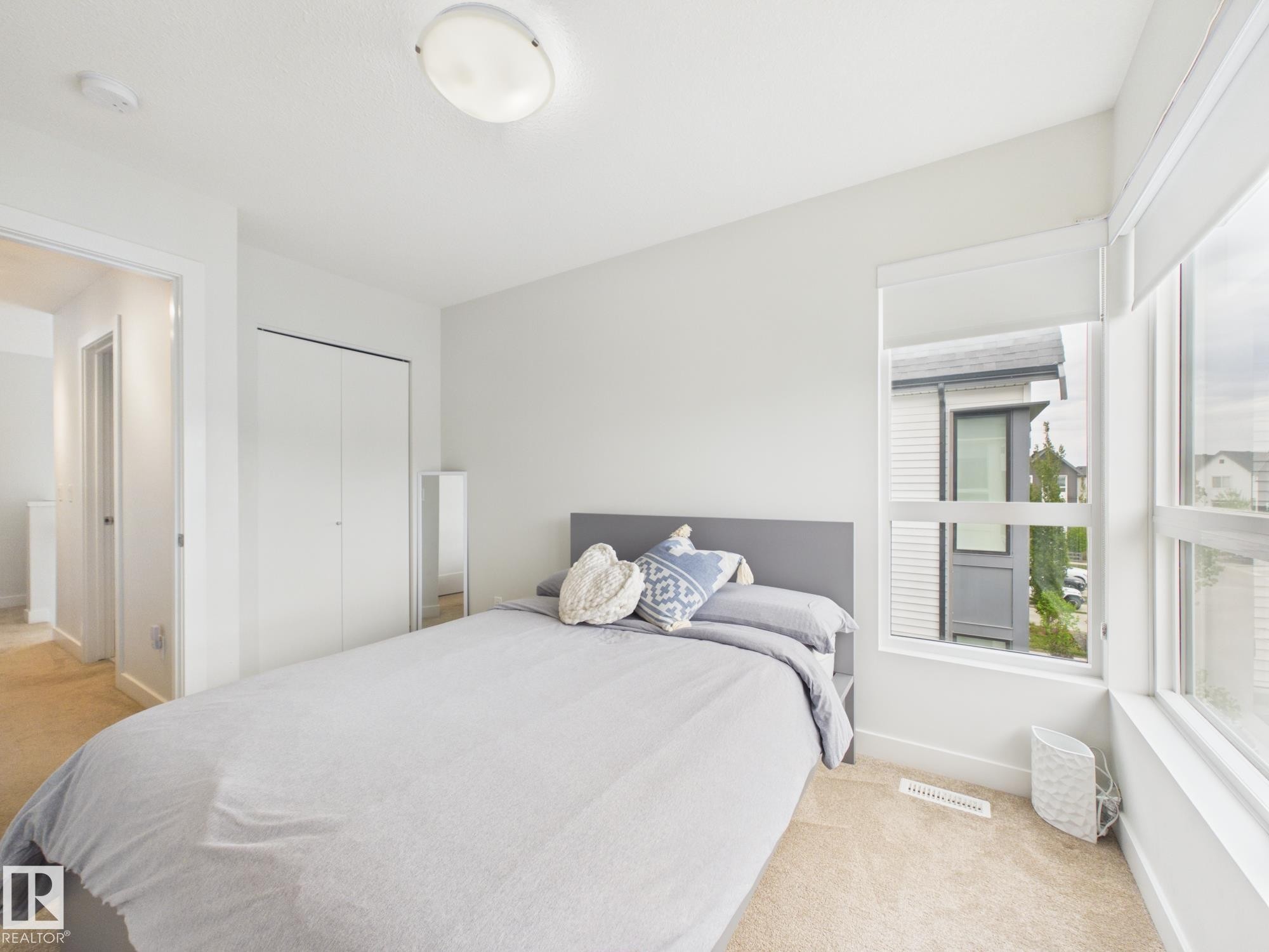 32 100 Jensen Lakes Boulevard, St. Albert, AB - Indoor Photo Showing Bedroom
