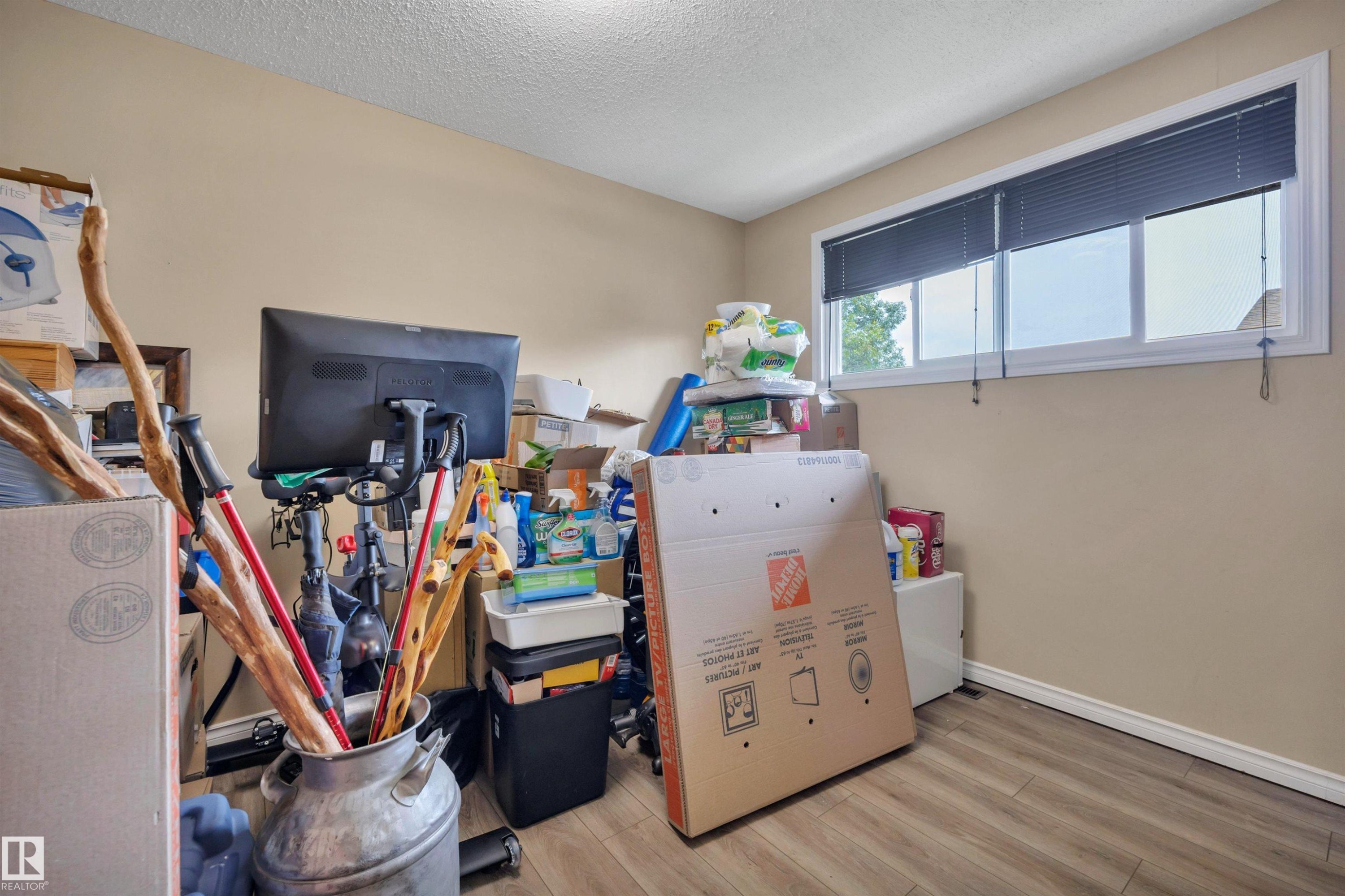 1546 69 Street, Edmonton, AB