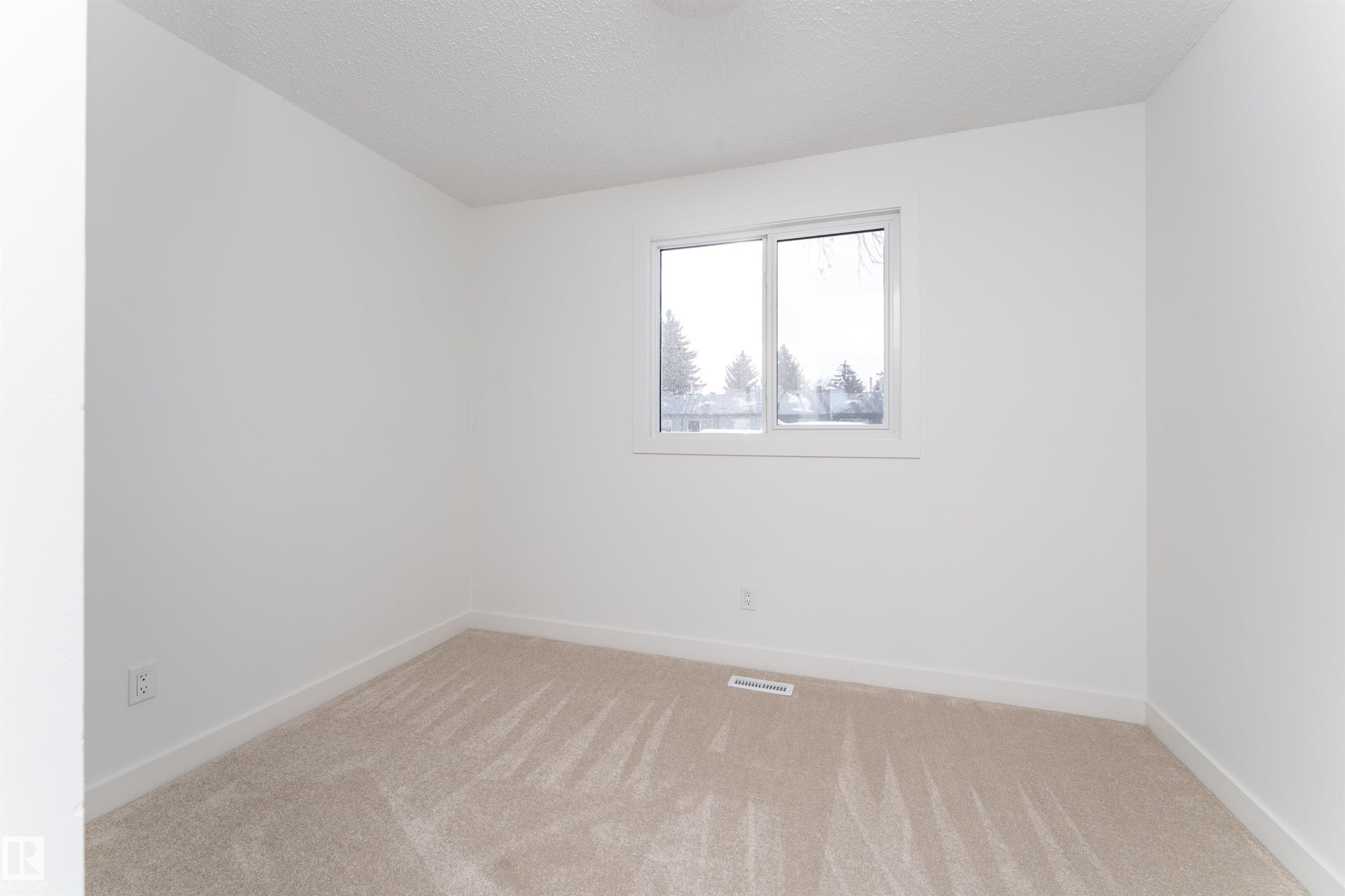3108 142 Avenue, Edmonton, AB