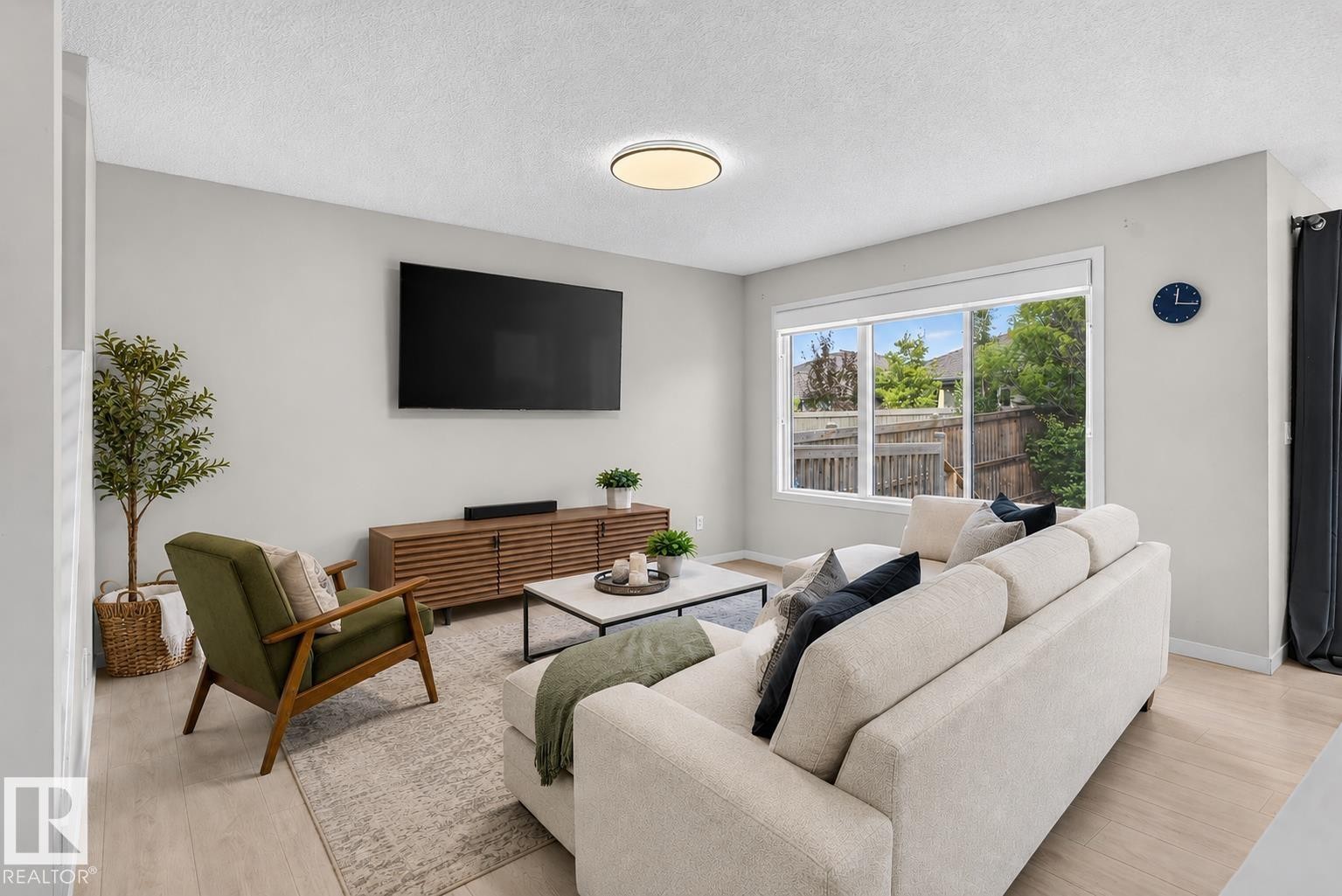 Living room - 4612 Westcliff Point(E), Edmonton, AB