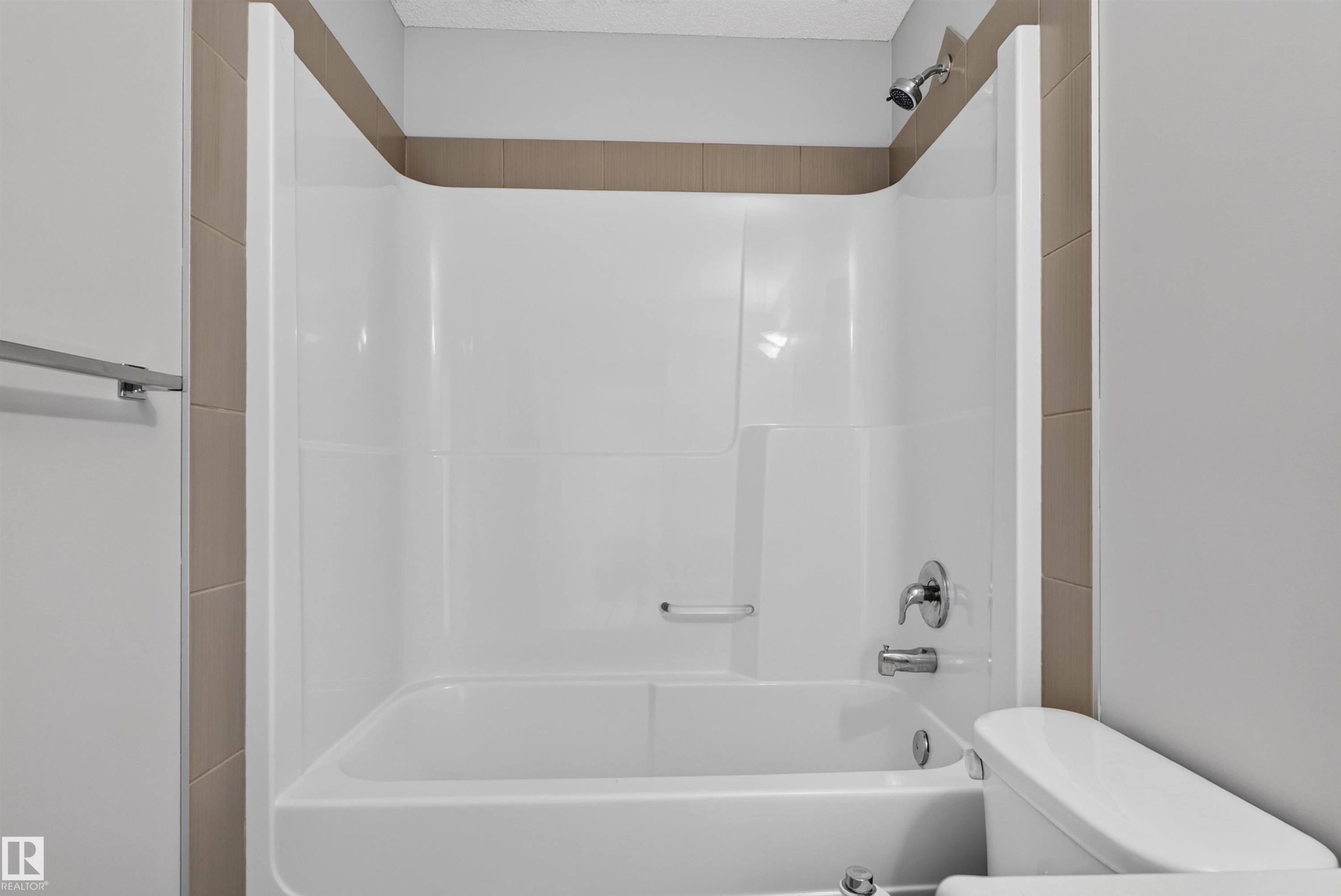 Bathroom - 4612 Westcliff Point(E), Edmonton, AB