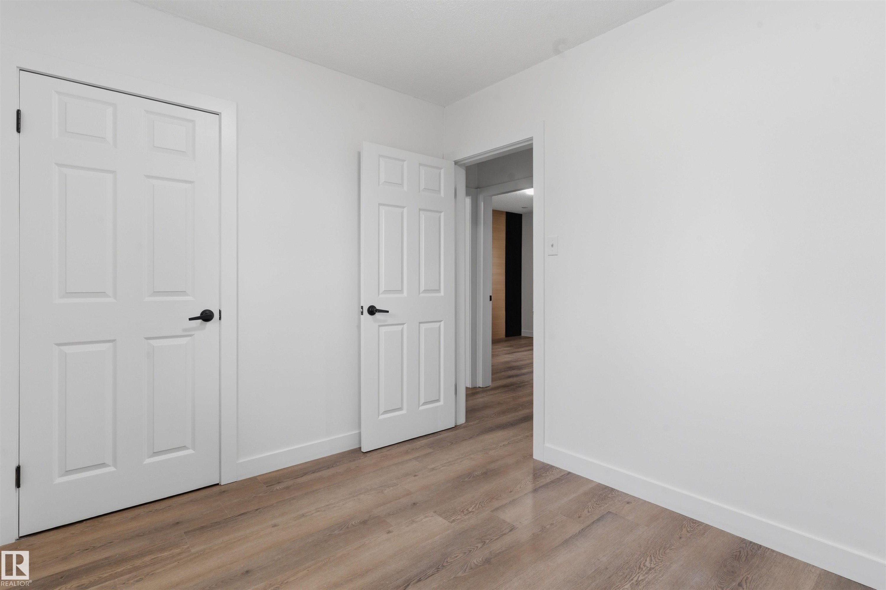 8328 165 Street Nw, Edmonton, AB - Indoor
