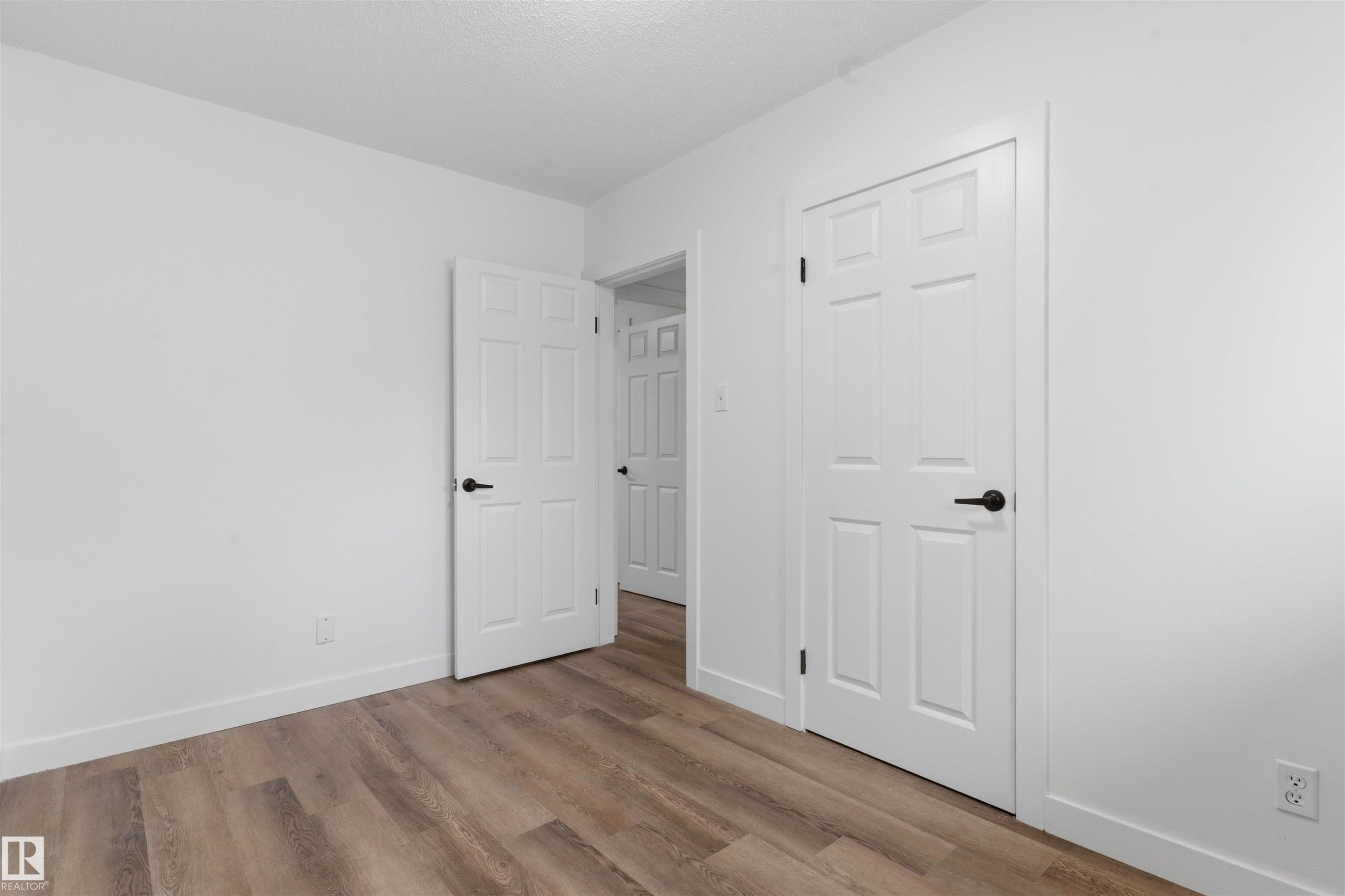 8328 165 Street Nw, Edmonton, AB - Indoor Photo Showing Other Room