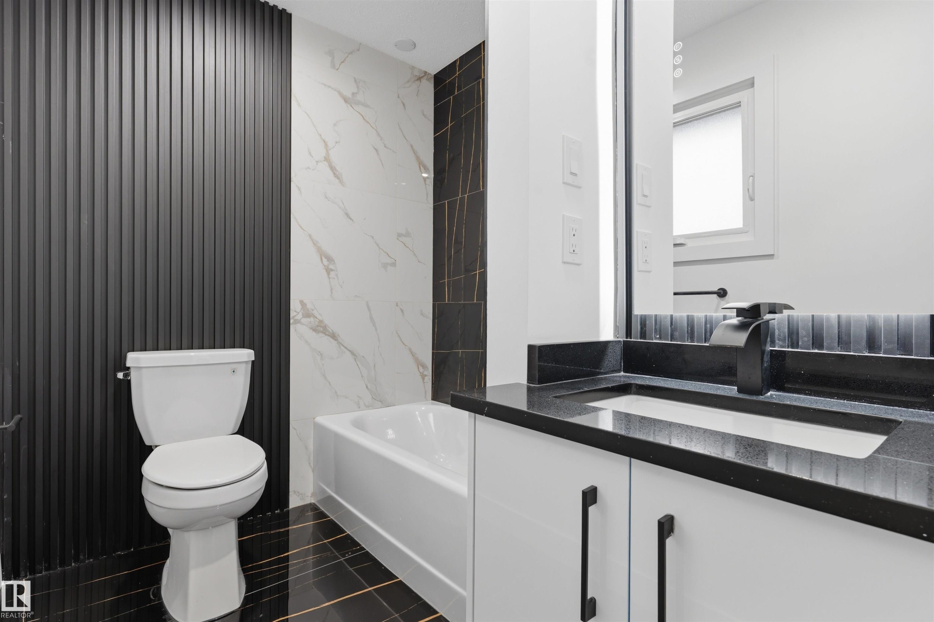 8328 165 Street Nw, Edmonton, AB - Indoor Photo Showing Bathroom