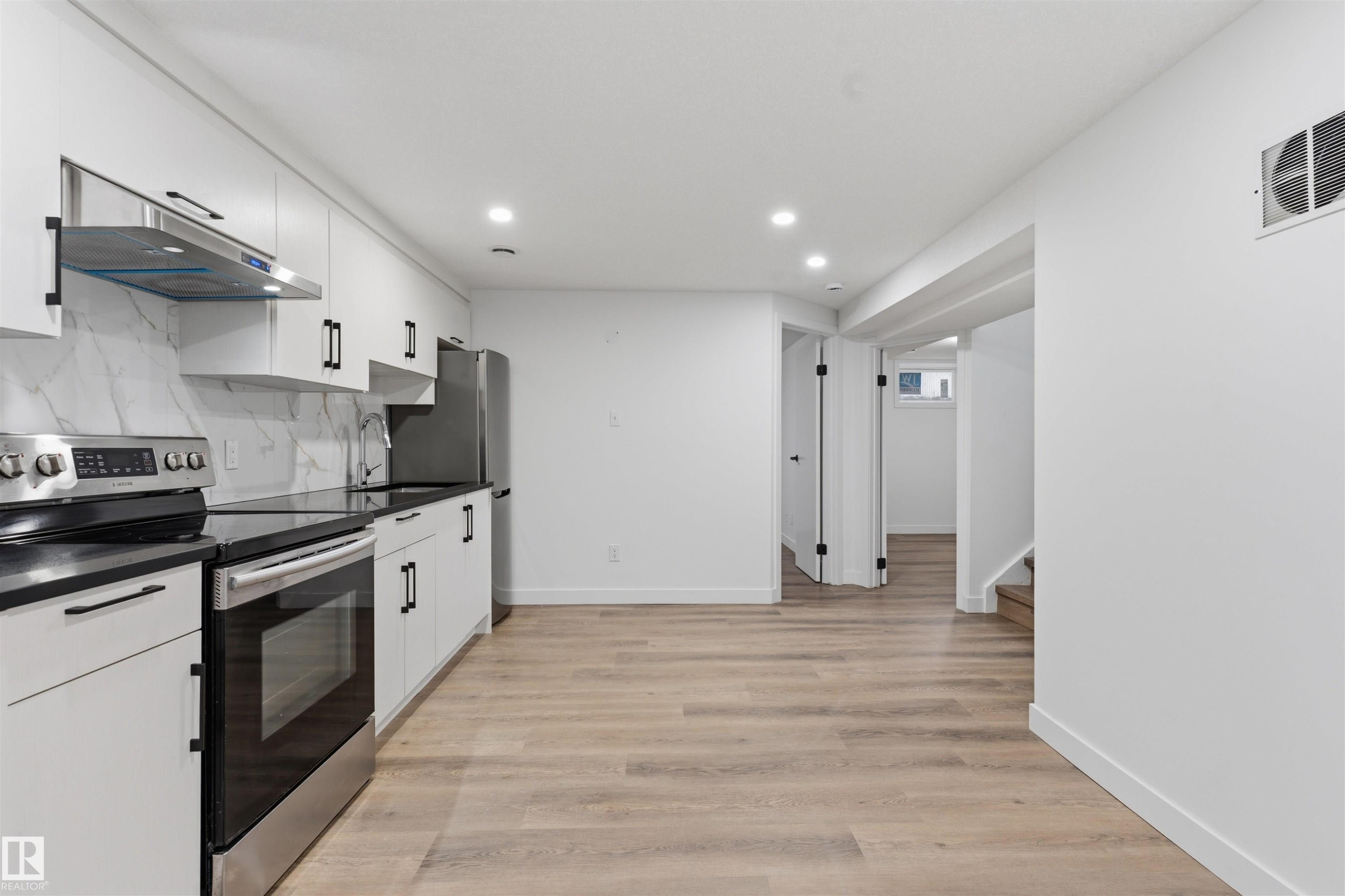8328 165 Street Nw, Edmonton, AB - Indoor Photo Showing Kitchen