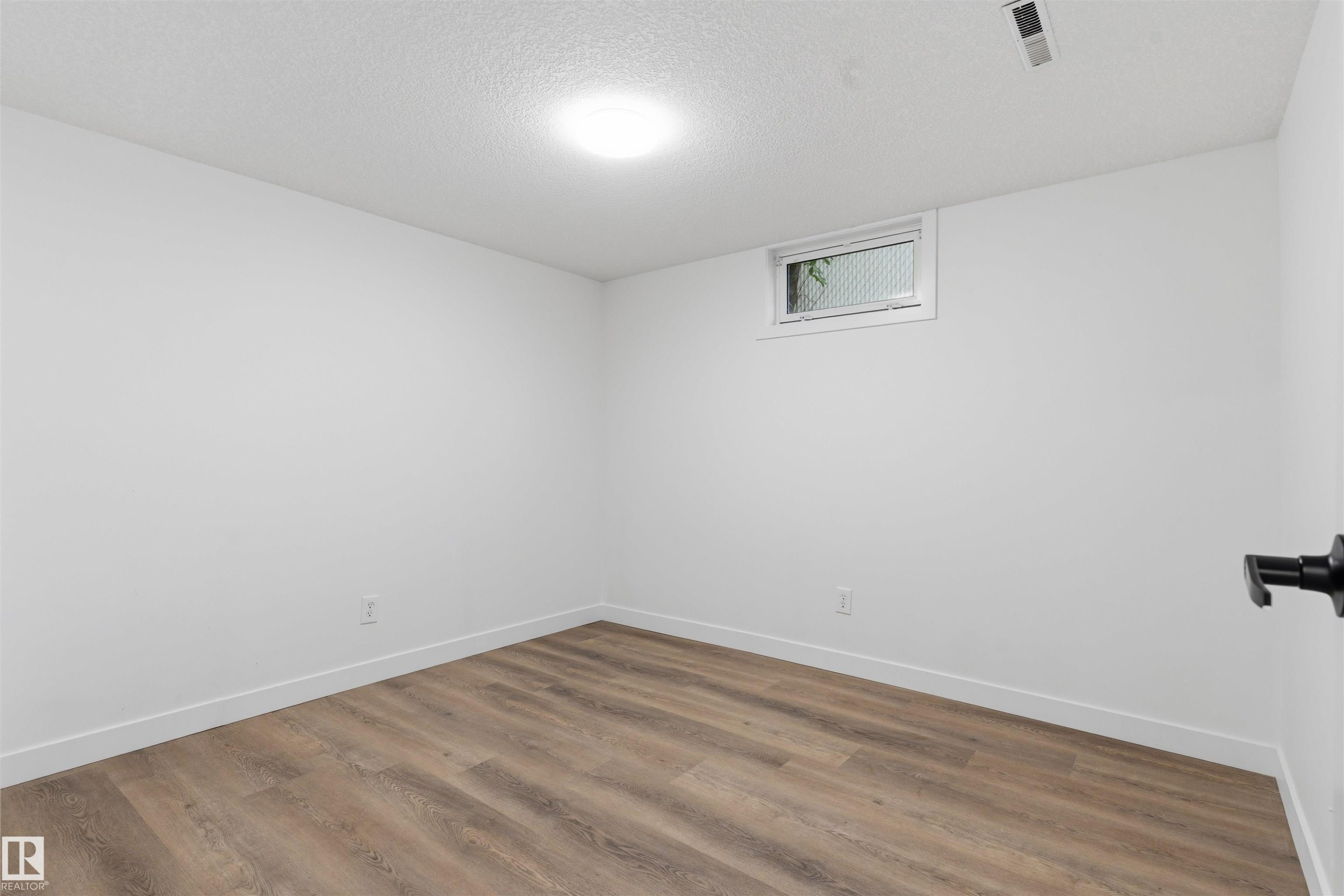 8328 165 Street Nw, Edmonton, AB - Indoor Photo Showing Other Room