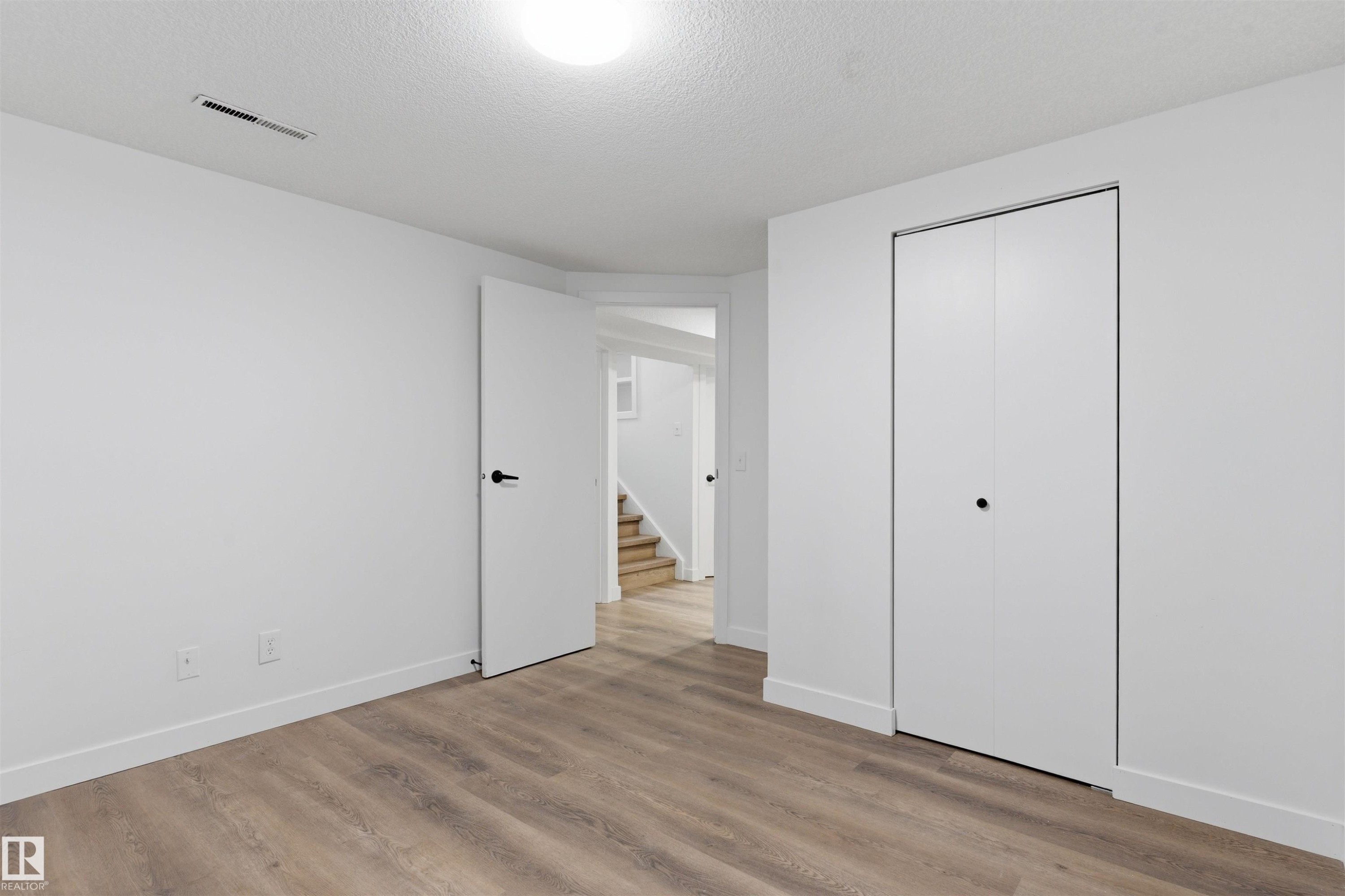 8328 165 Street Nw, Edmonton, AB - Indoor Photo Showing Other Room