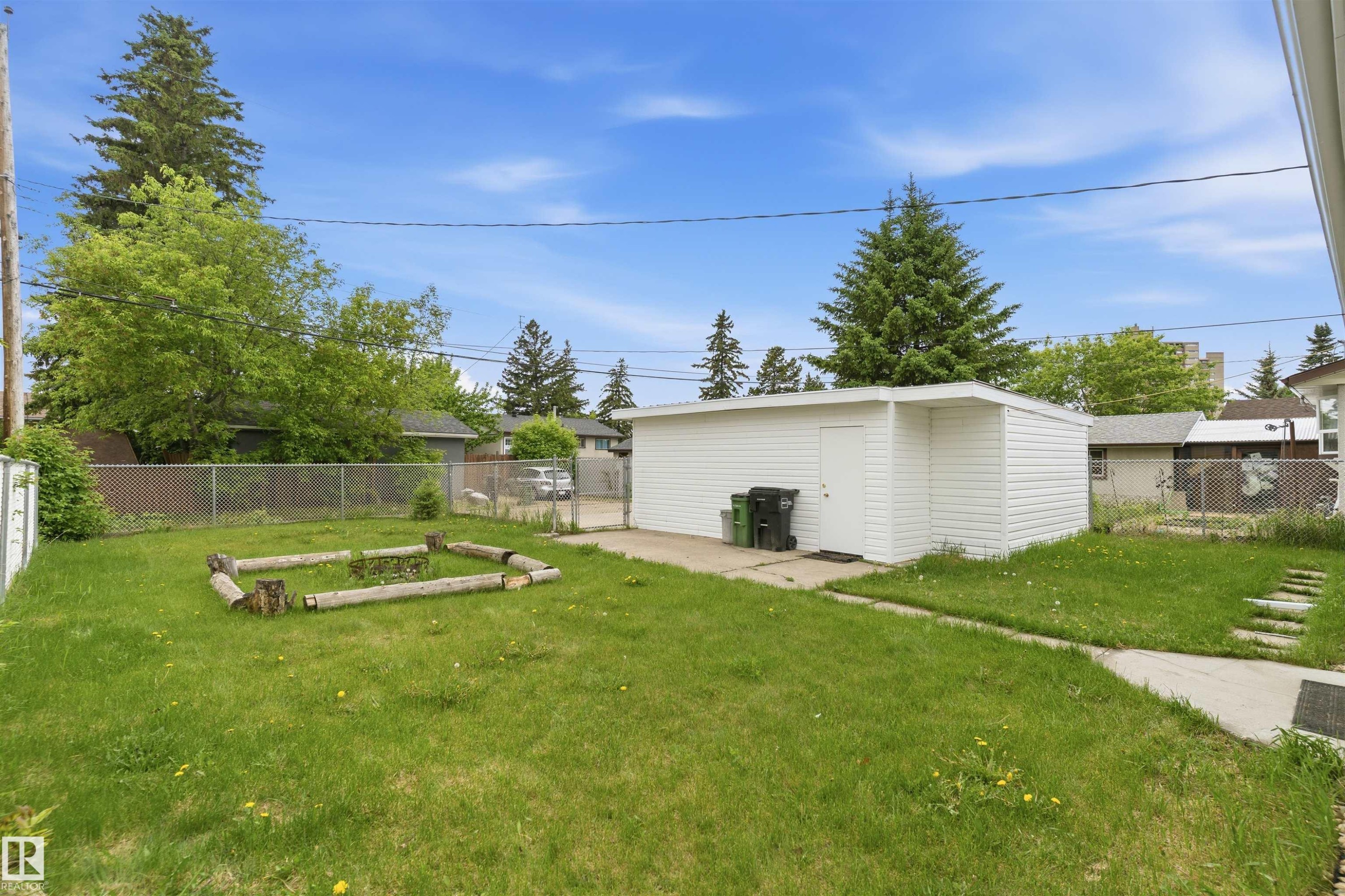 8328 165 Street Nw, Edmonton, AB - Outdoor