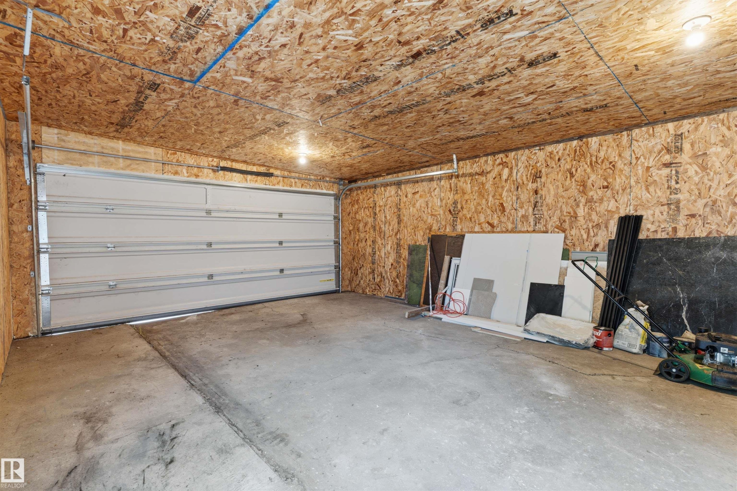 8328 165 Street Nw, Edmonton, AB - Indoor Photo Showing Garage