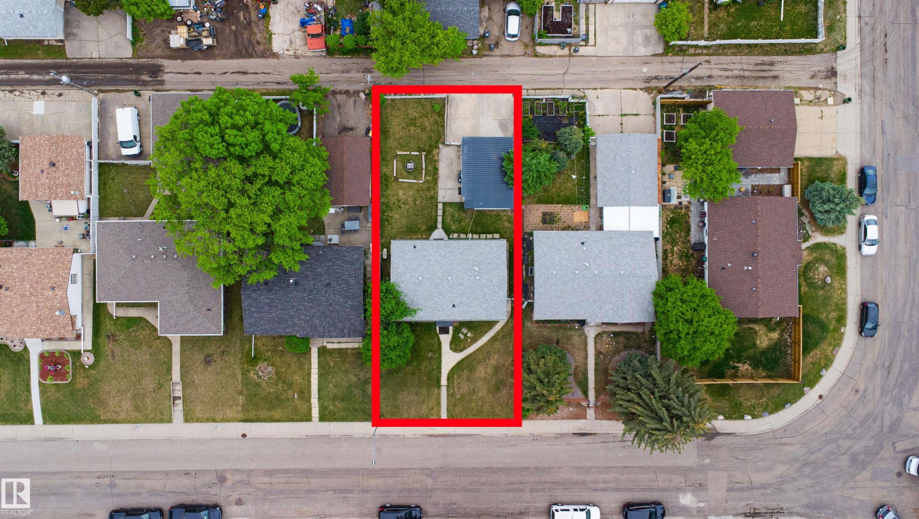 8328 165 Street Nw, Edmonton, AB -