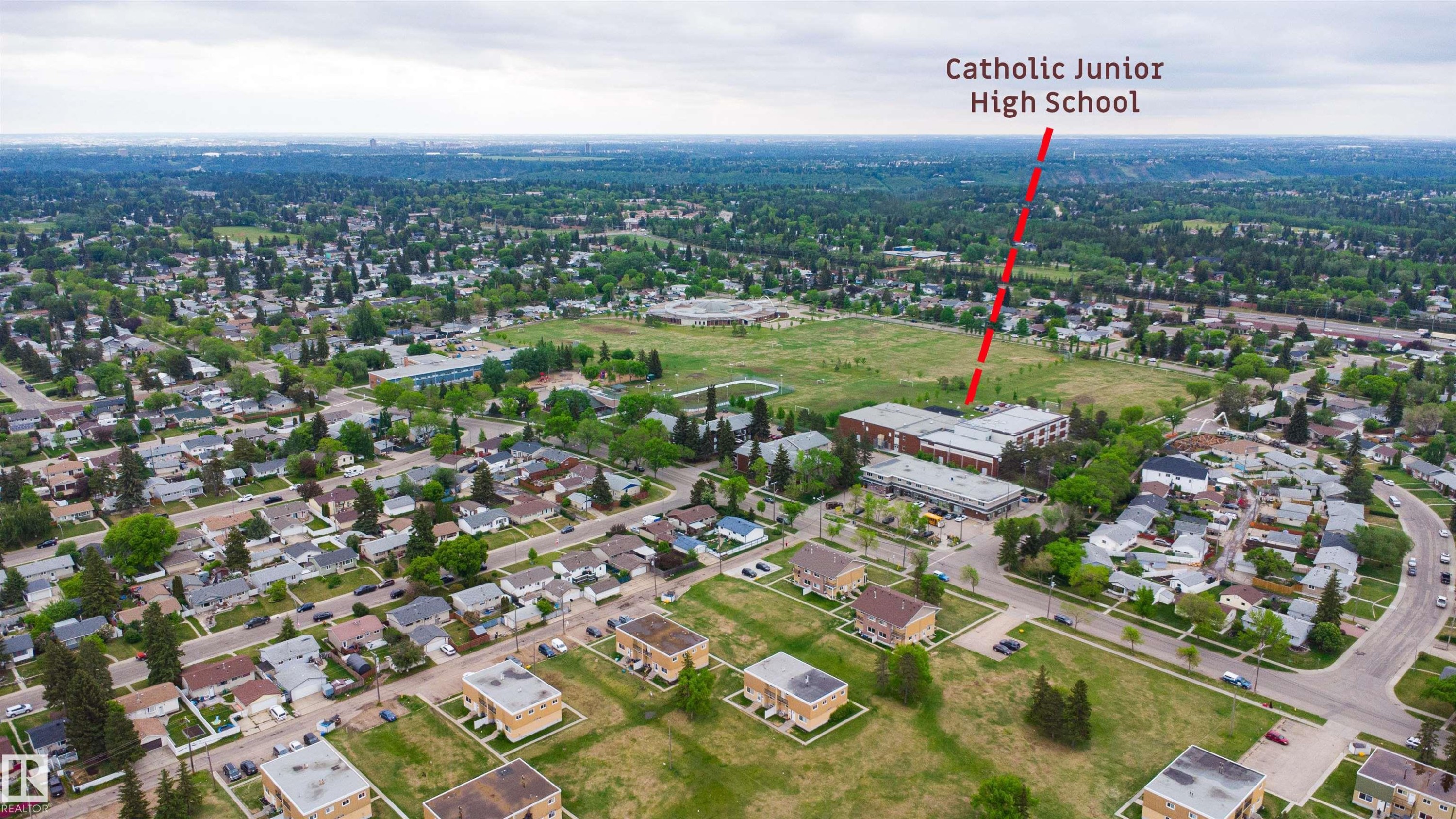 8328 165 Street Nw, Edmonton, AB - With View