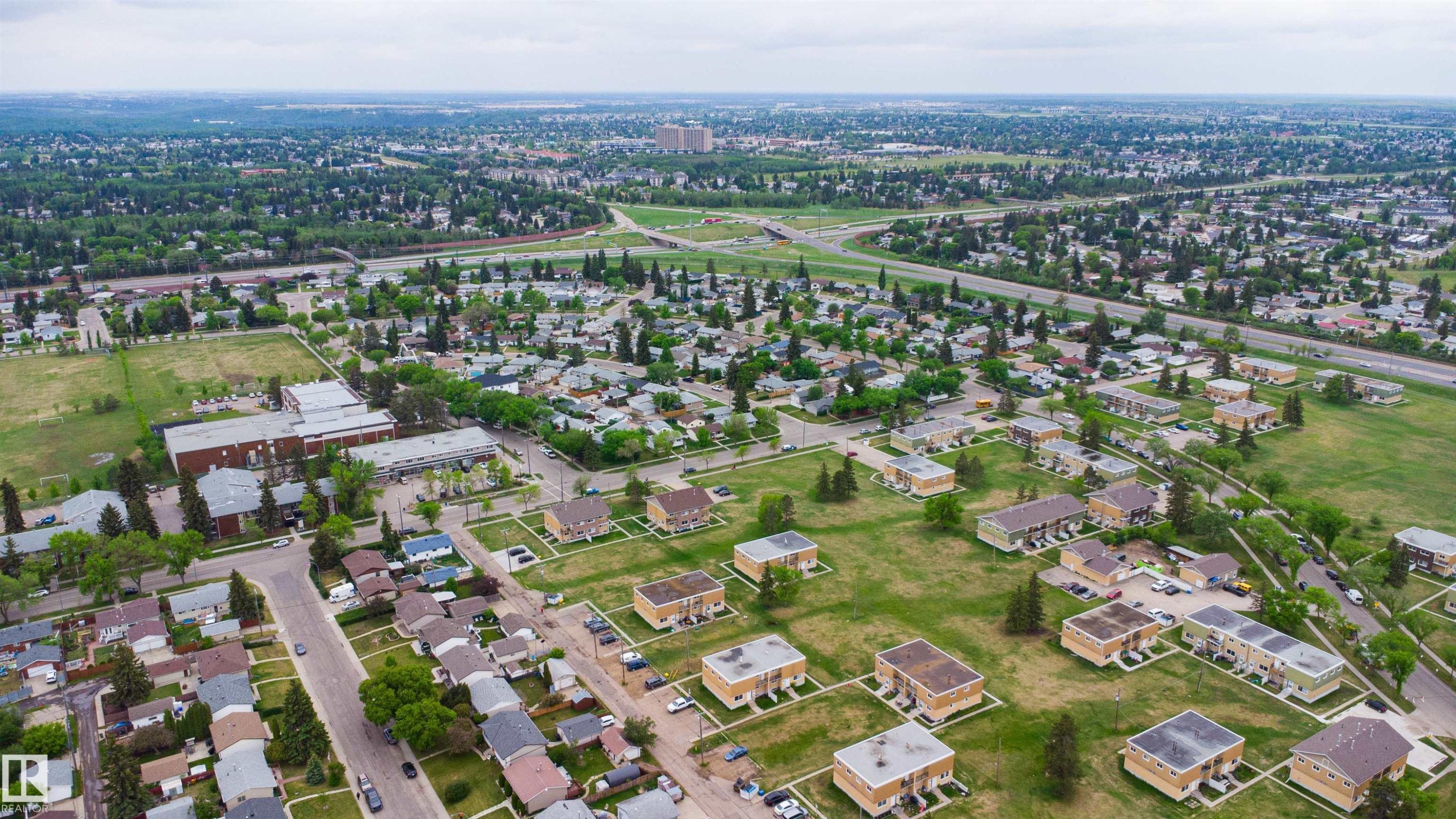 8328 165 Street Nw, Edmonton, AB - Outdoor With View