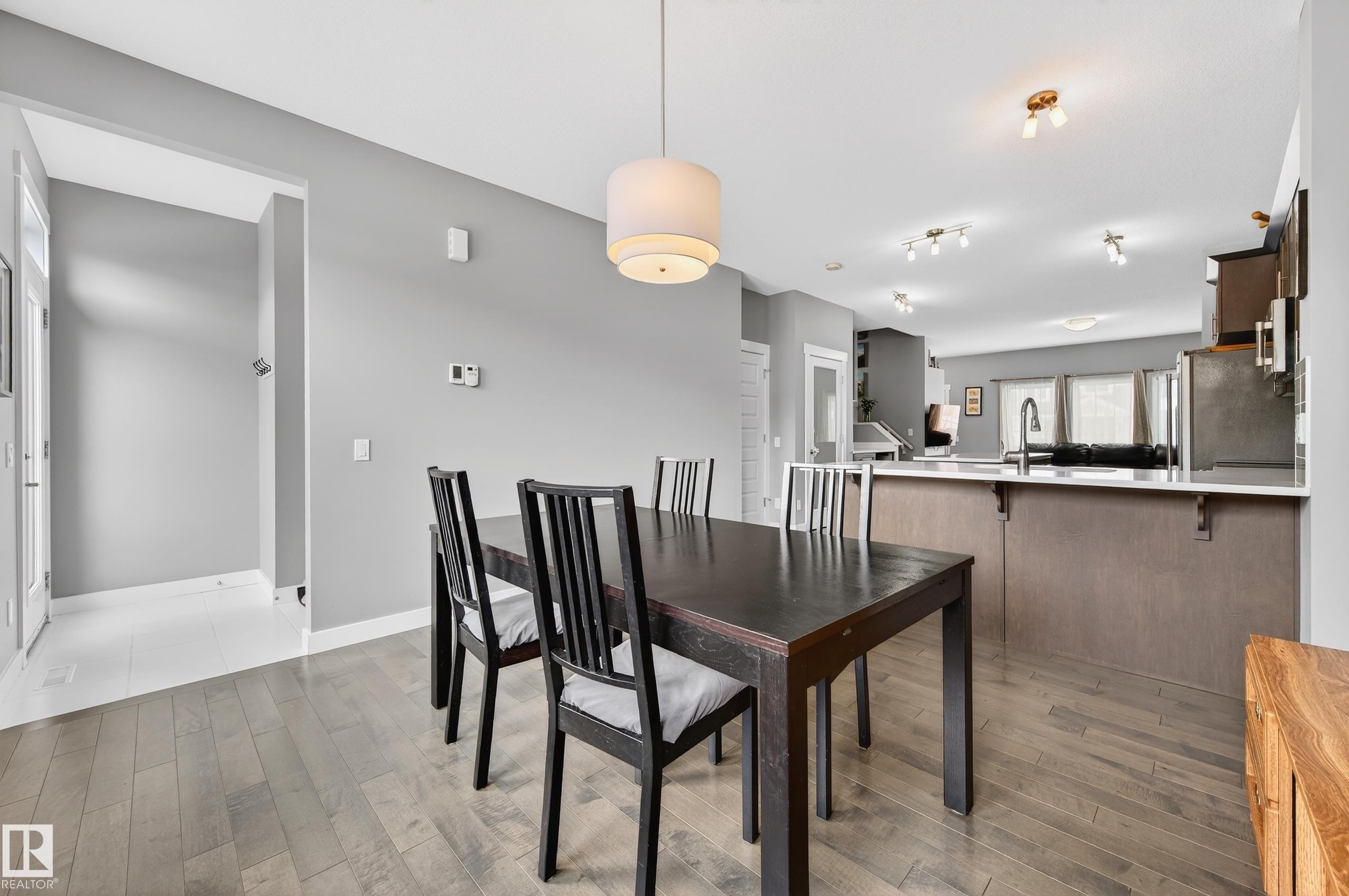3428 Cherry Way Sw, Edmonton, AB - Indoor Photo Showing Dining Room
