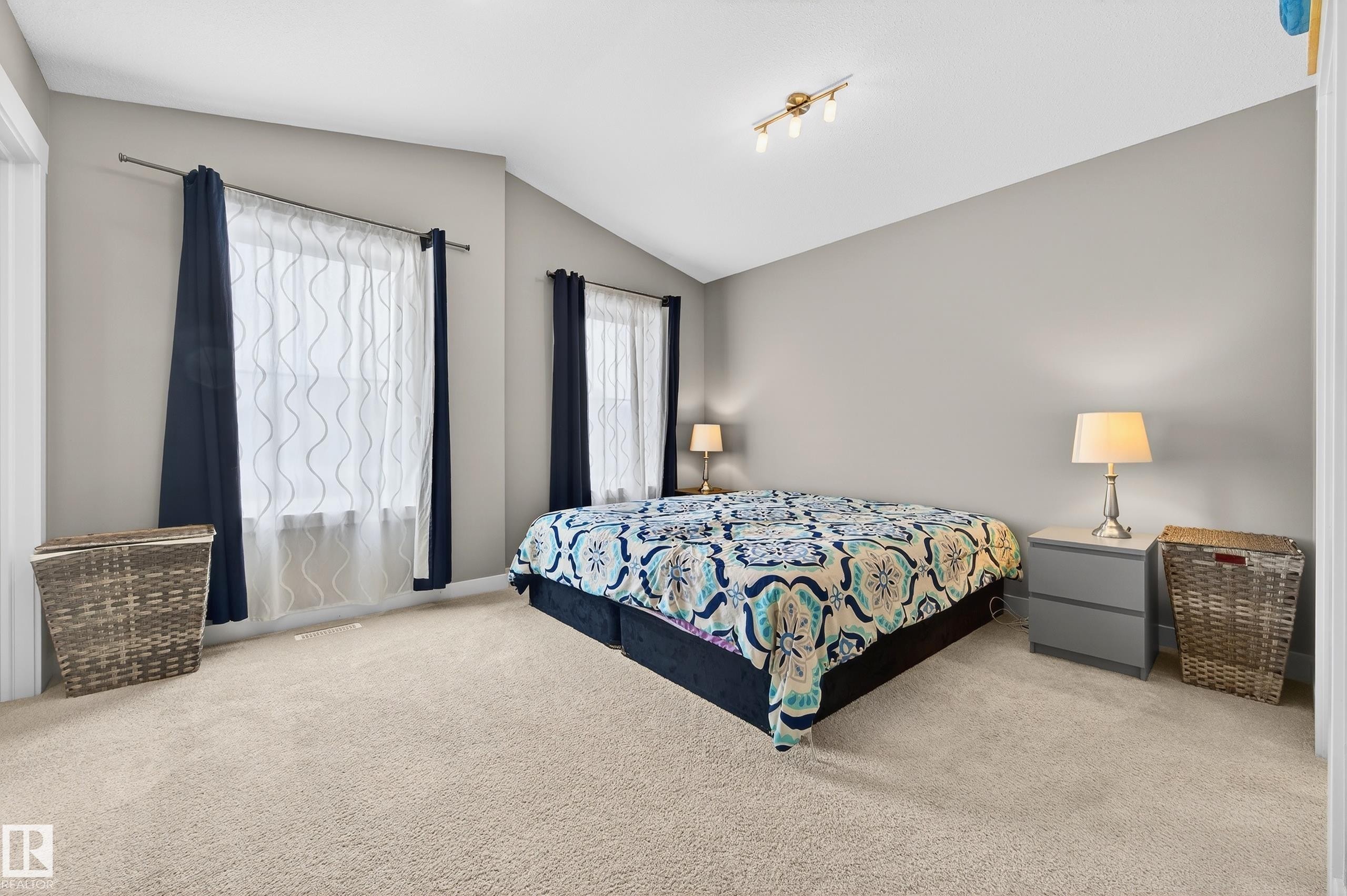 3428 Cherry Way Sw, Edmonton, AB - Indoor Photo Showing Bedroom