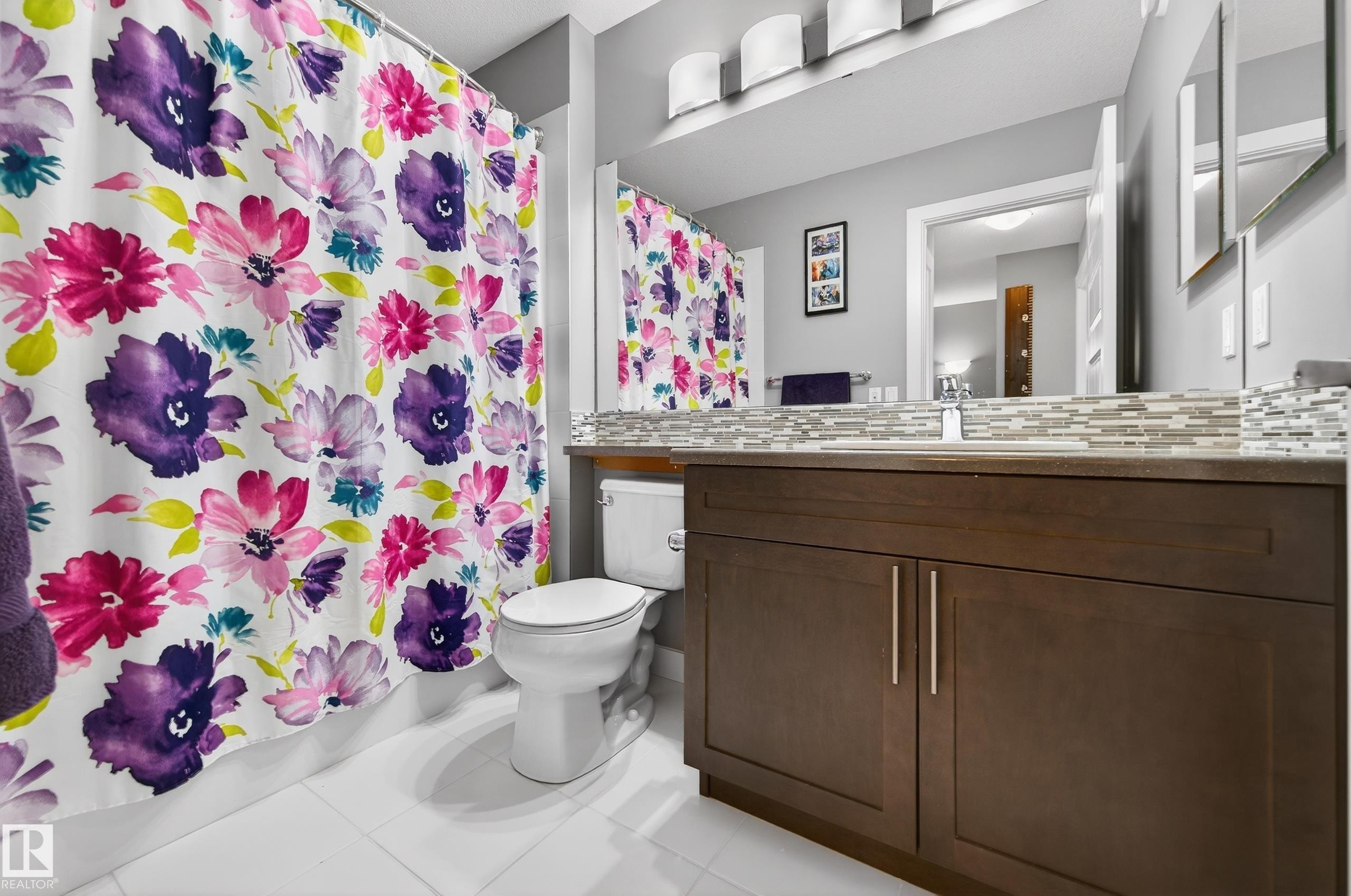 3428 Cherry Way Sw, Edmonton, AB - Indoor Photo Showing Bathroom