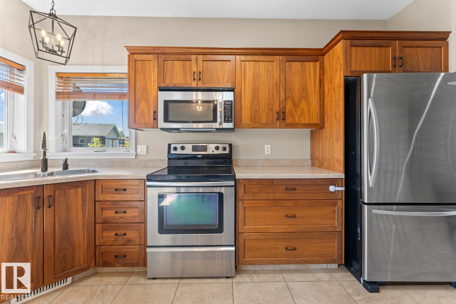 5911 Meadow Way, Cold Lake, AB