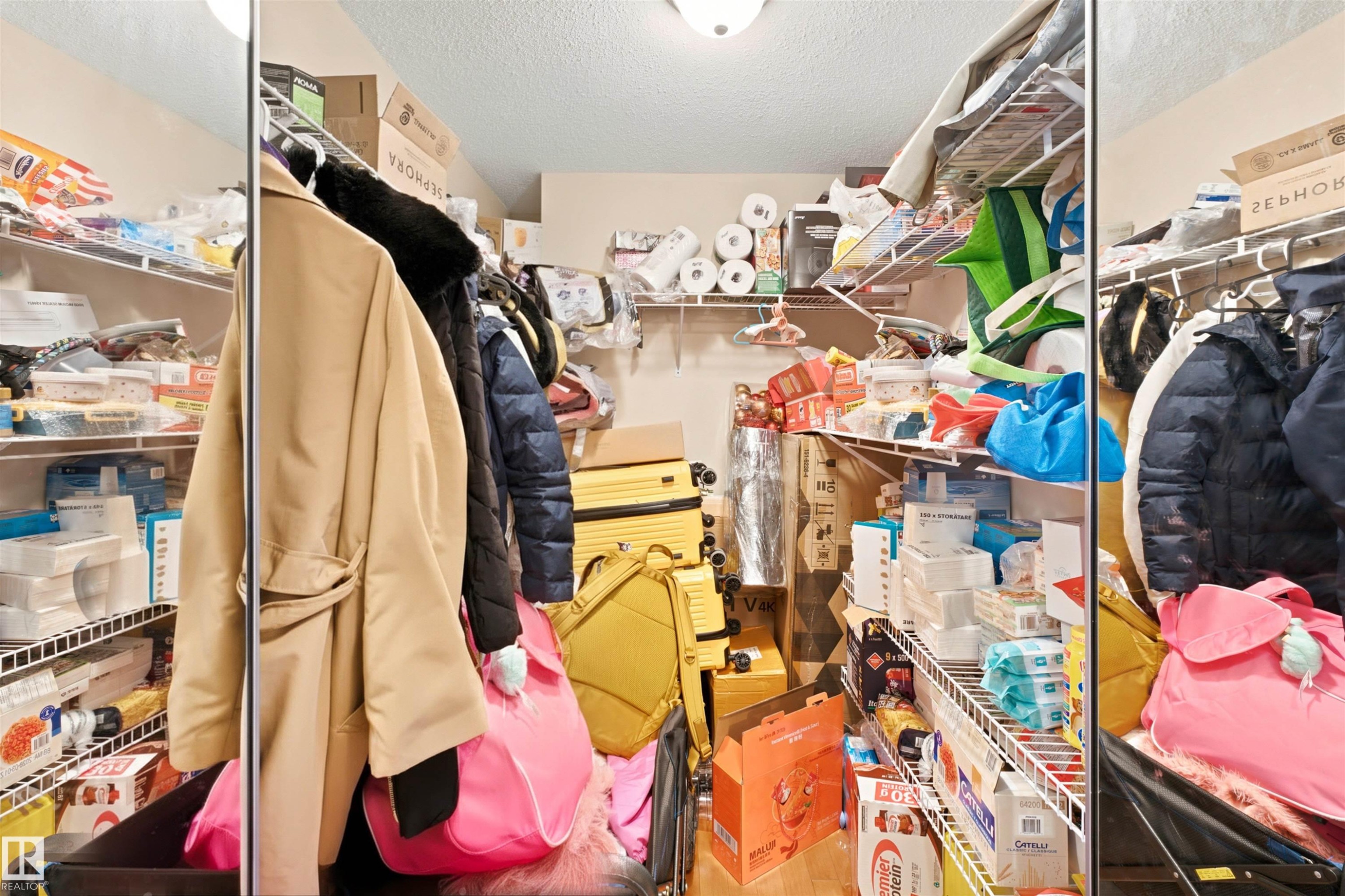 Image quality insufficient for description - 305 11111 82 Avenue, Edmonton, AB