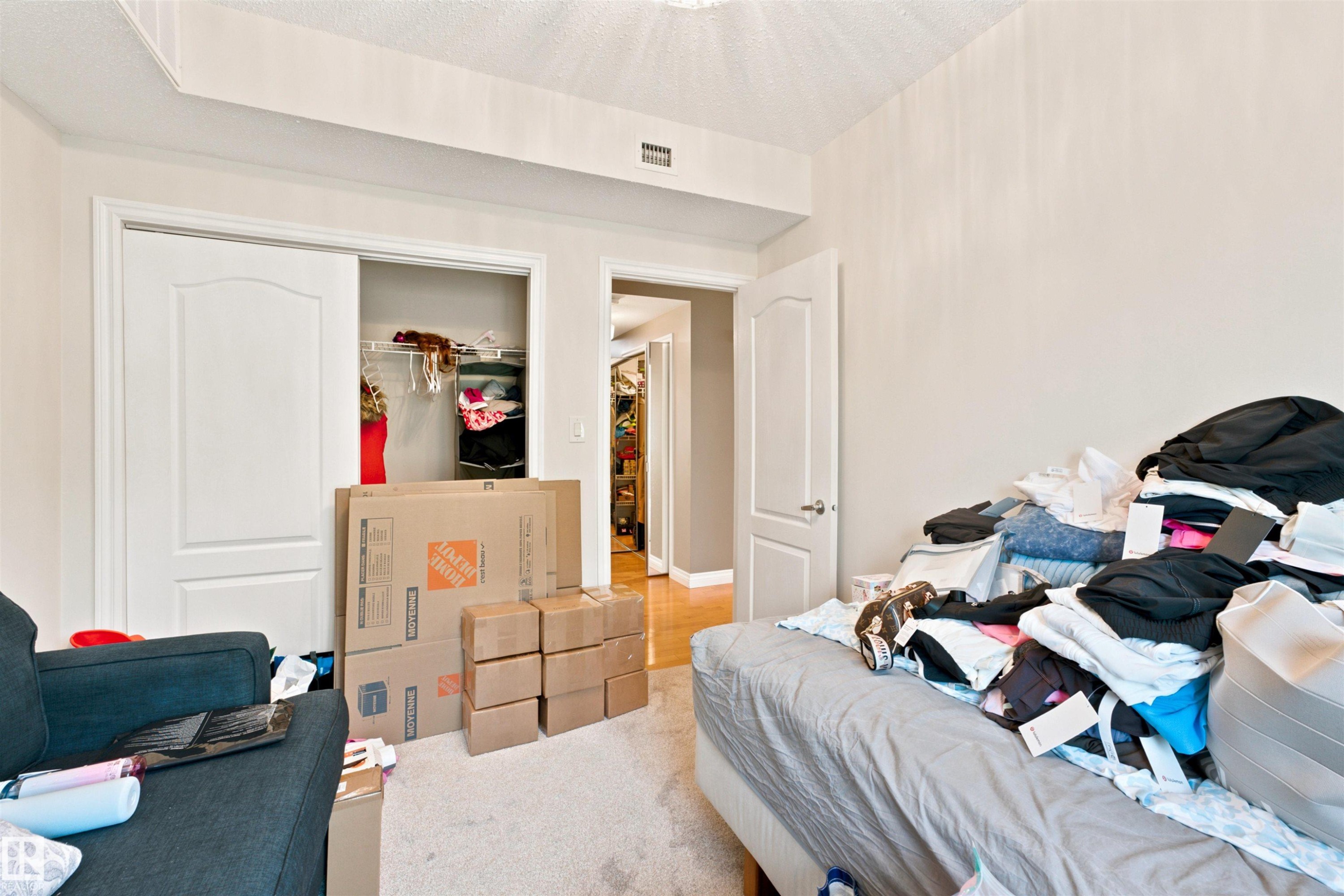 Room with neutral wall paint and carpeted flooring - 305 11111 82 Avenue, Edmonton, AB
