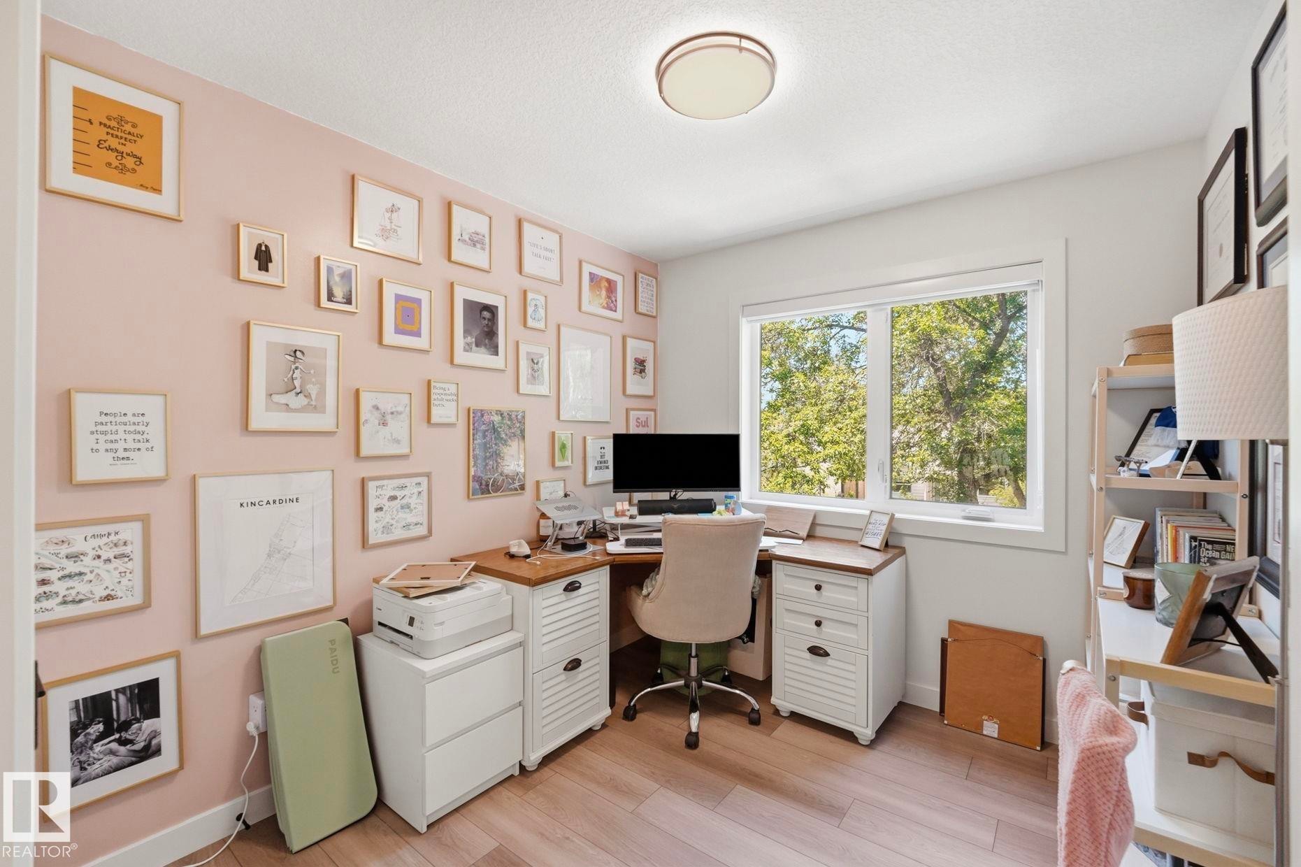 Bright room with wood-finish flooring - 11007 132 Street, Edmonton, AB
