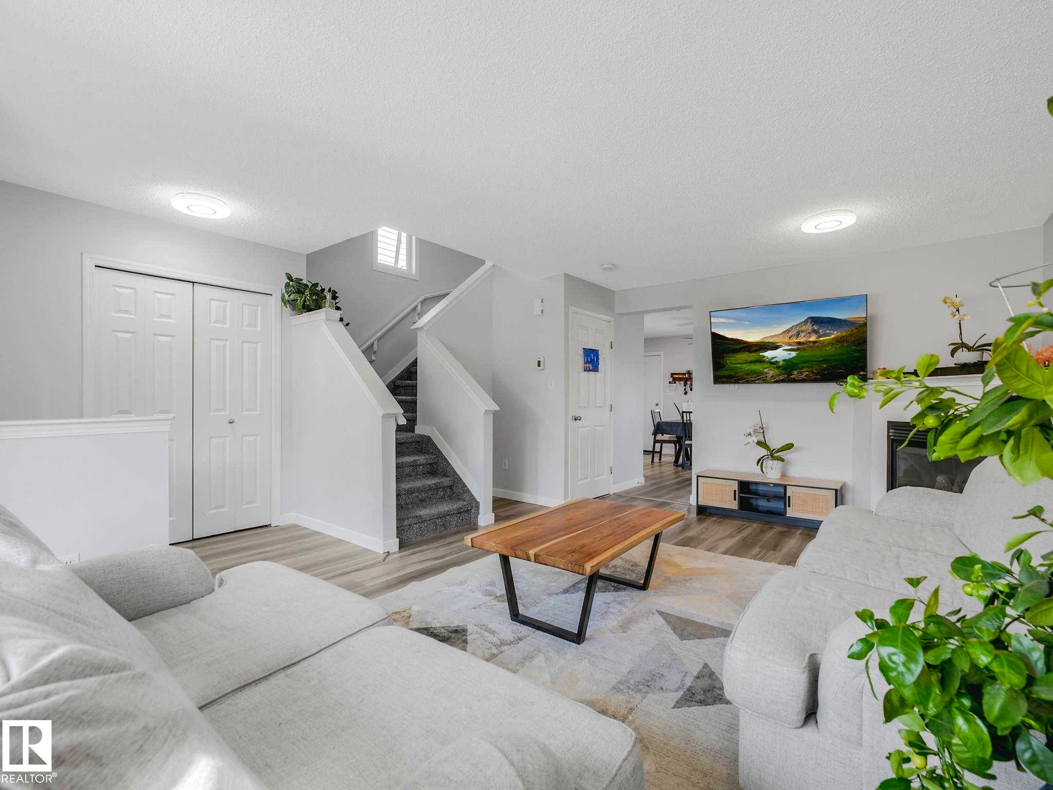 21360 89 Avenue, Edmonton, AB