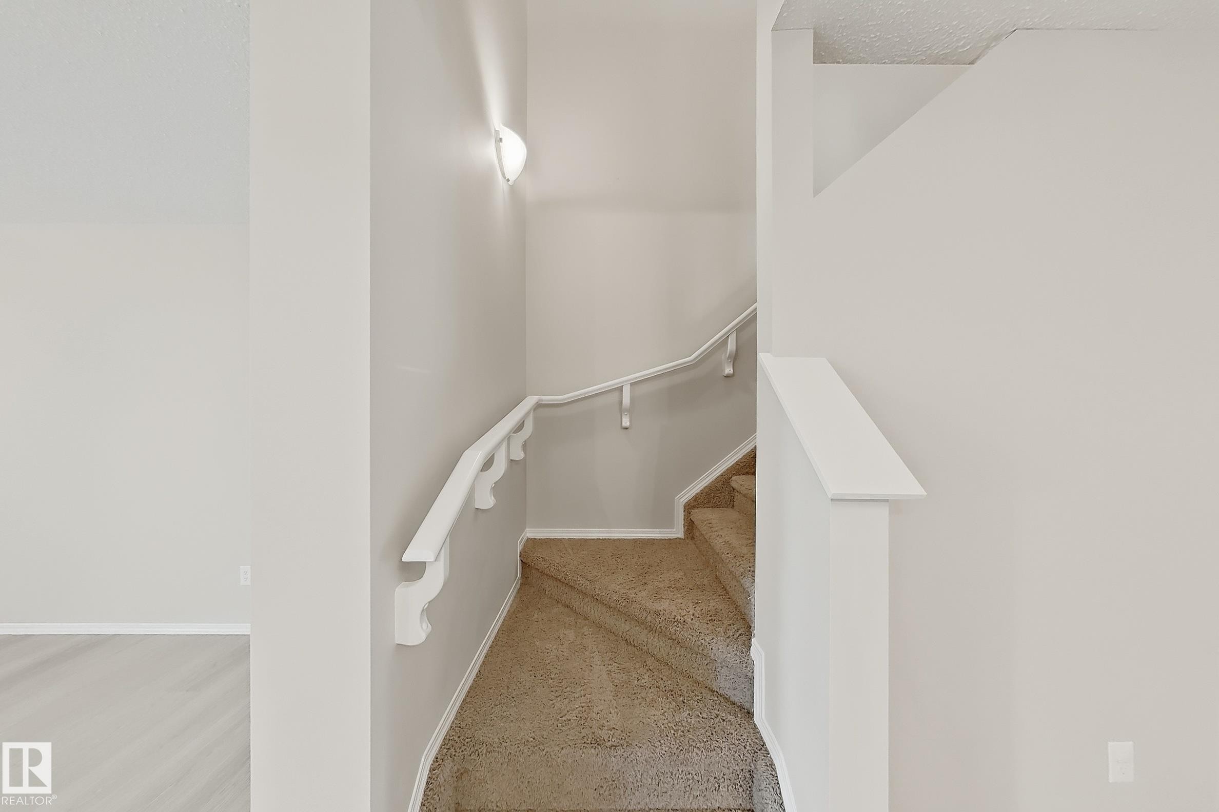 3044 16 Avenue Nw, Edmonton, AB