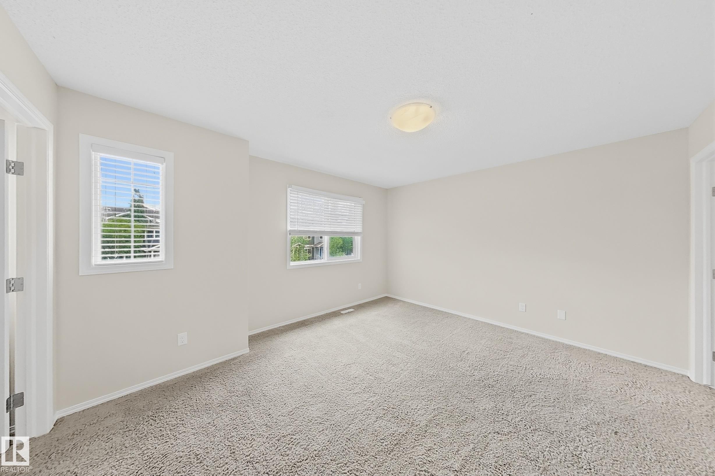 3044 16 Avenue Nw, Edmonton, AB