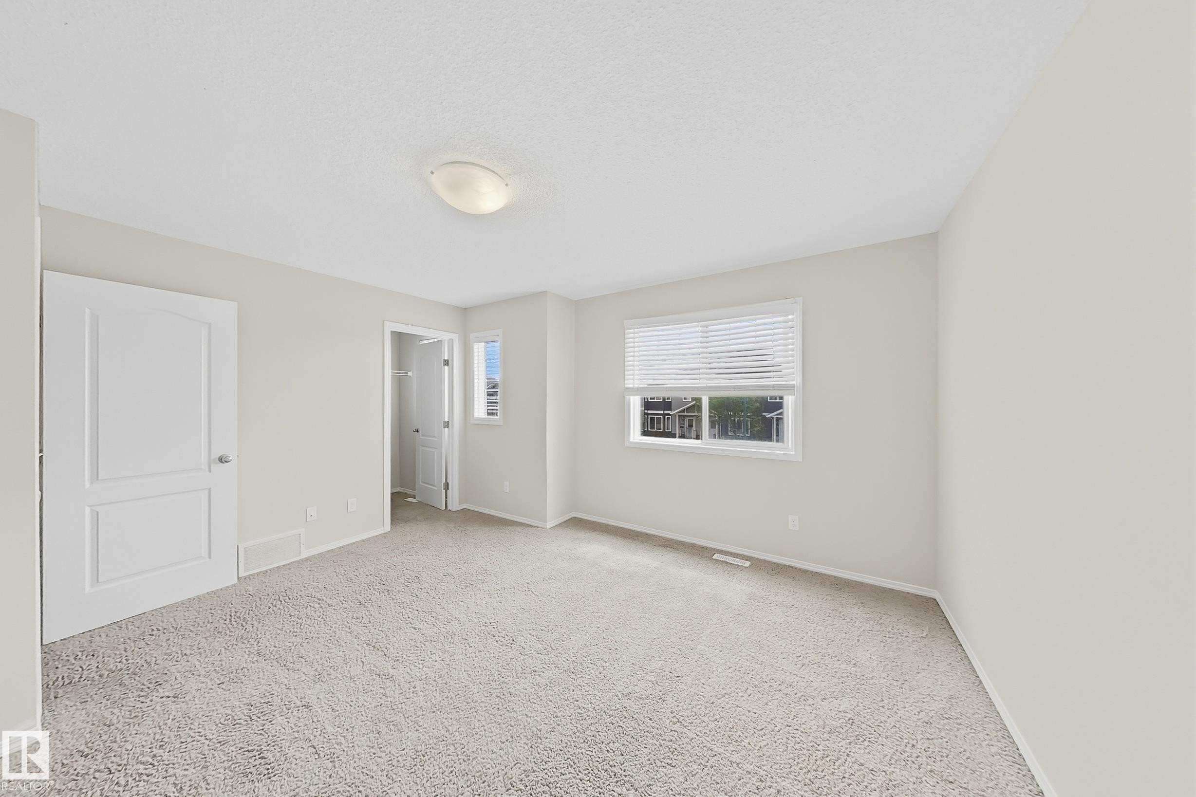 3044 16 Avenue Nw, Edmonton, AB