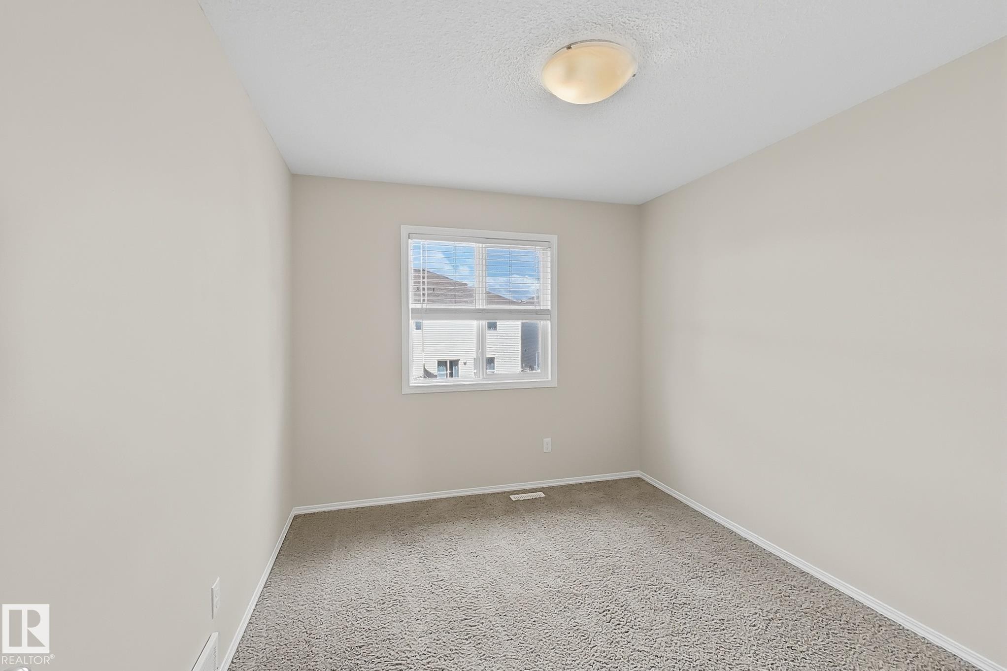 3044 16 Avenue Nw, Edmonton, AB