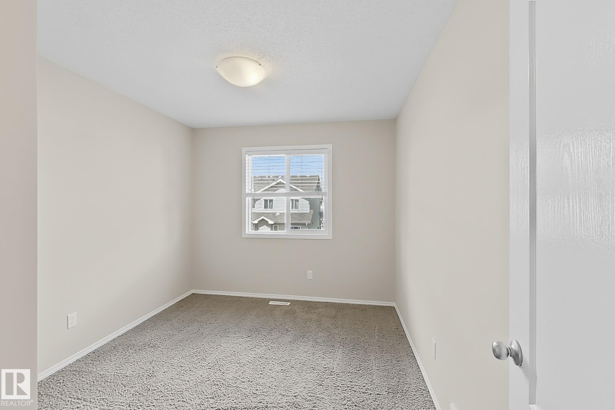 3044 16 Avenue Nw, Edmonton, AB