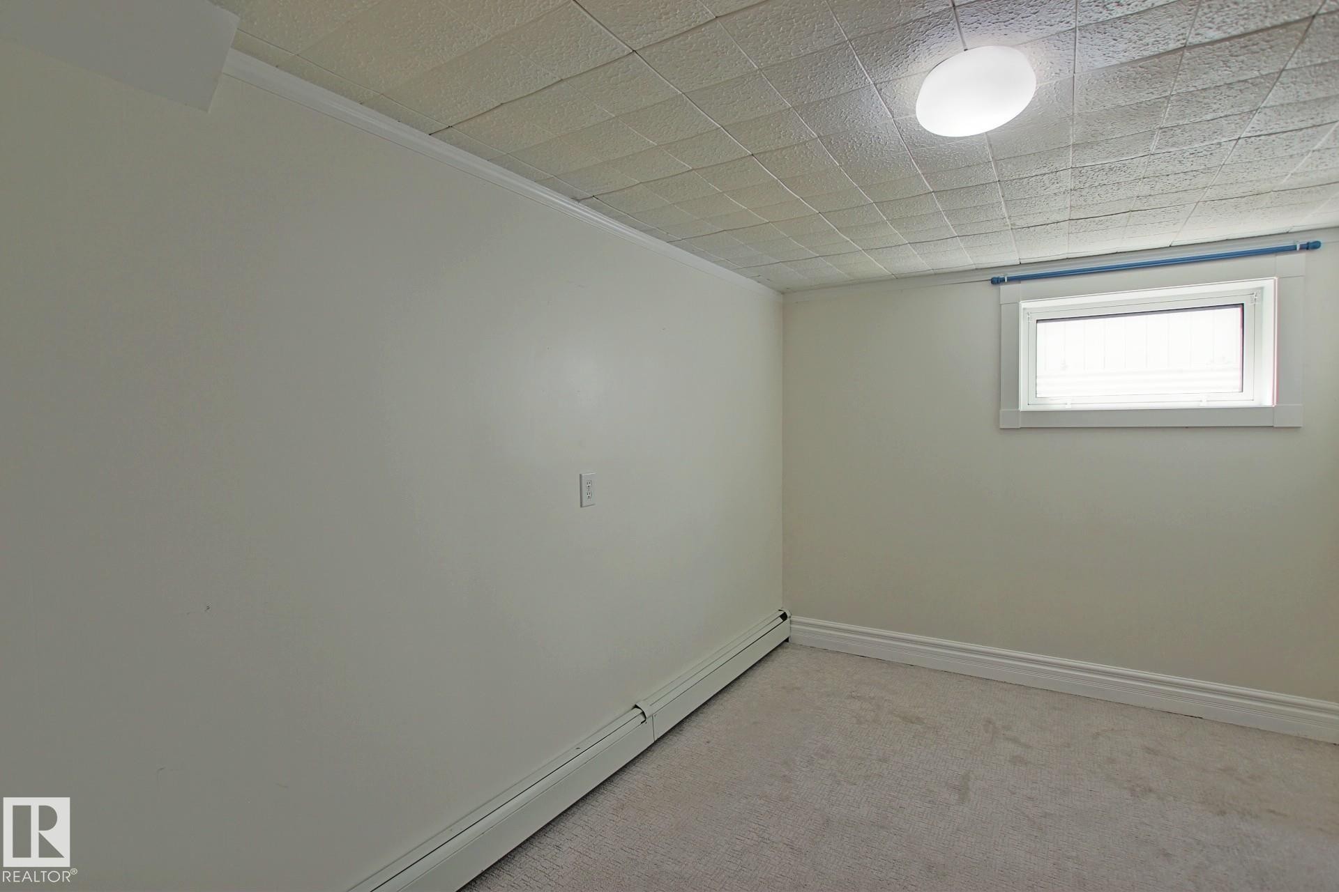 Empty room - 11242 56 Street, Edmonton, AB