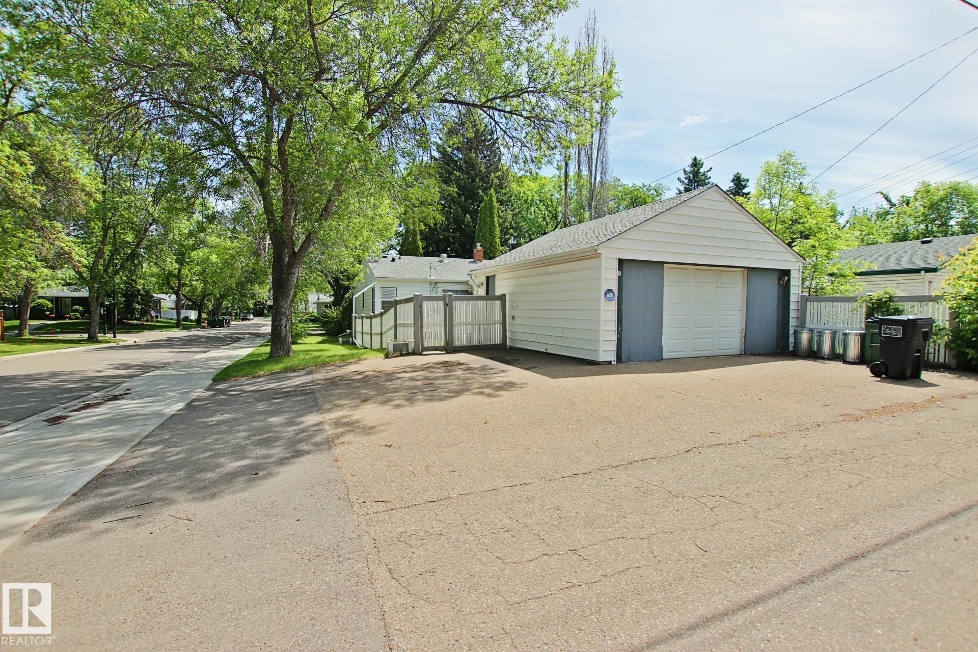 Garage - 11242 56 Street, Edmonton, AB