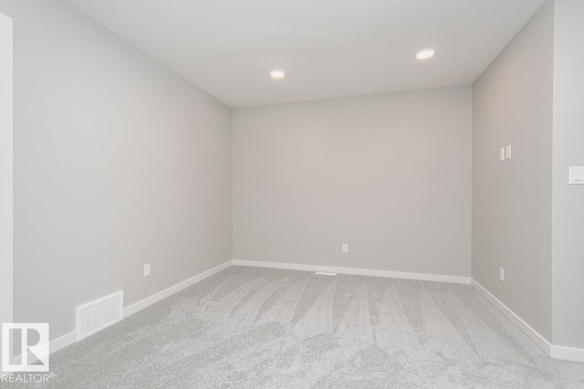 2851 64 Street Sw, Edmonton, AB - Indoor Photo Showing Other Room