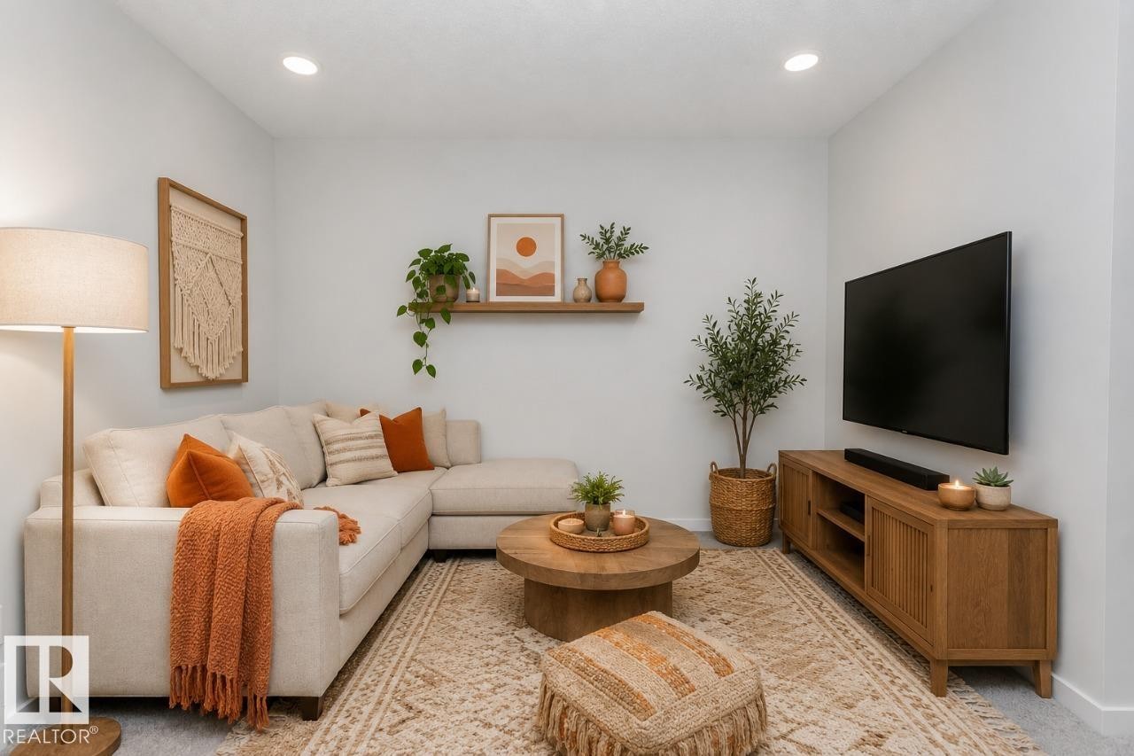 2851 64 Street Sw, Edmonton, AB - Indoor Photo Showing Living Room