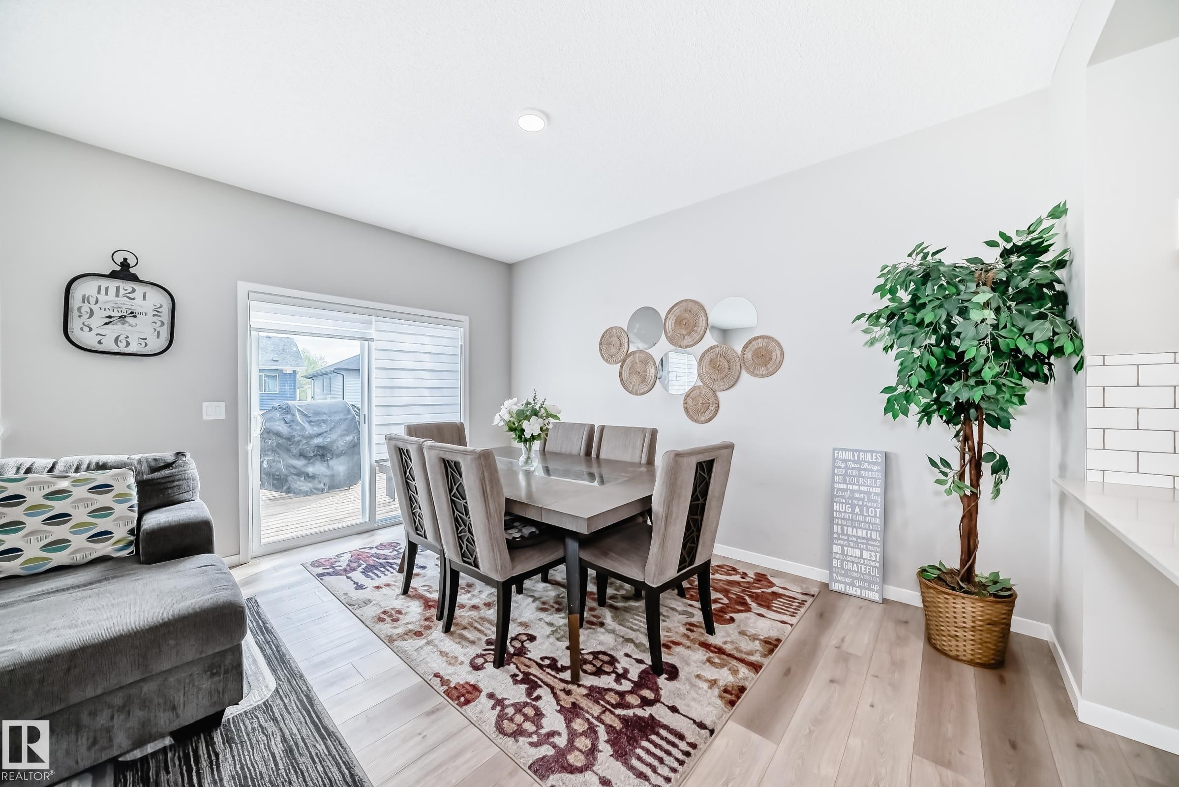 5357 Lark Landing, Edmonton, AB - Indoor Photo Showing Dining Room