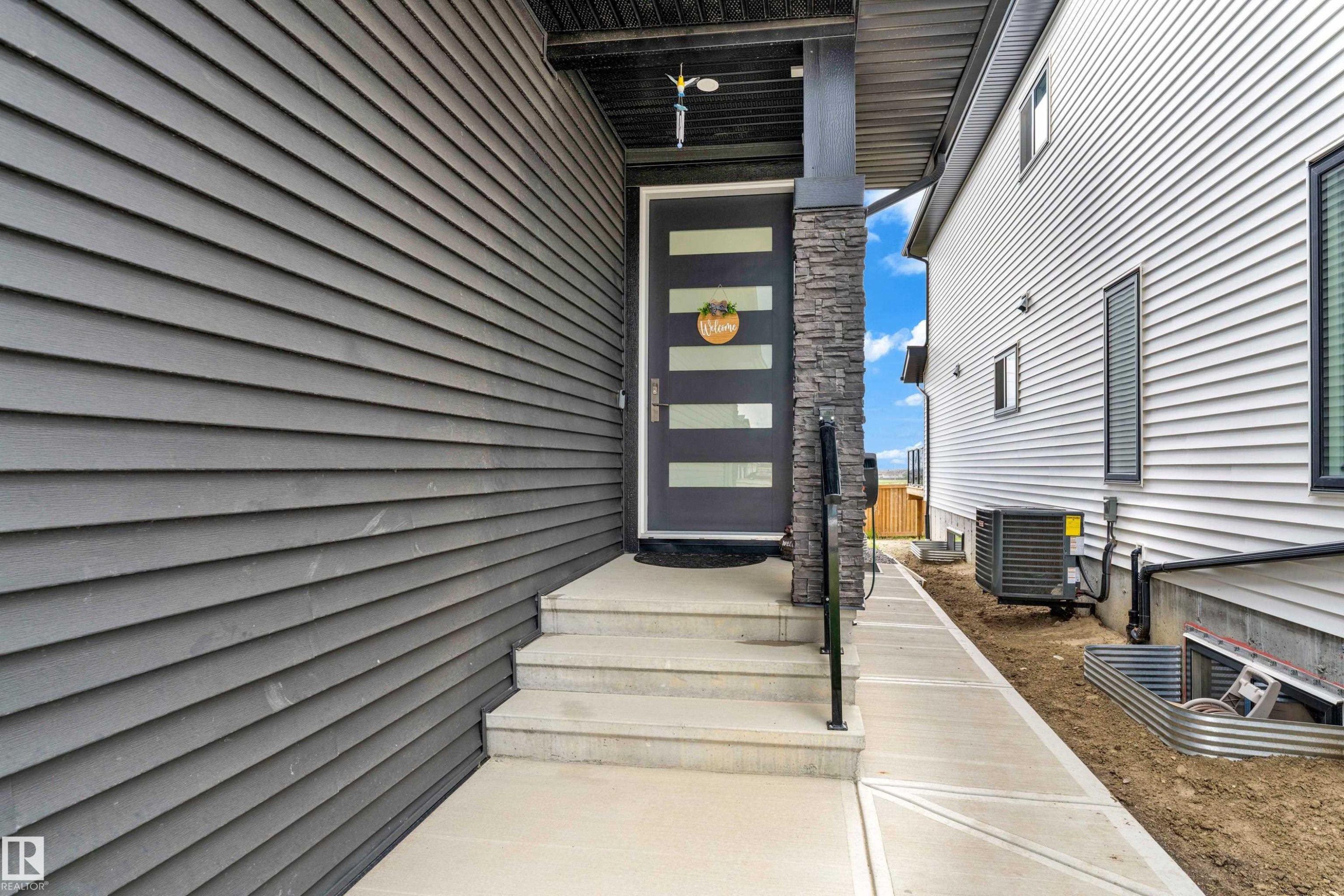 2820 1 Avenue, Edmonton, AB