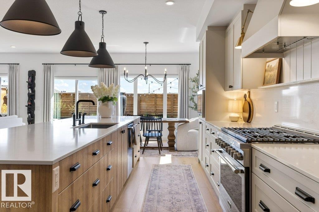 10 Redwing Wynd, St. Albert, AB - Indoor Photo Showing Kitchen With Upgraded Kitchen