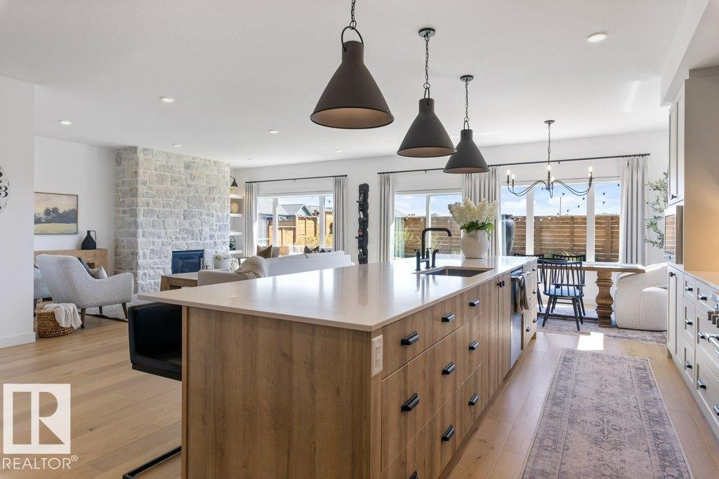 10 Redwing Wynd, St. Albert, AB - Indoor Photo Showing Kitchen With Upgraded Kitchen