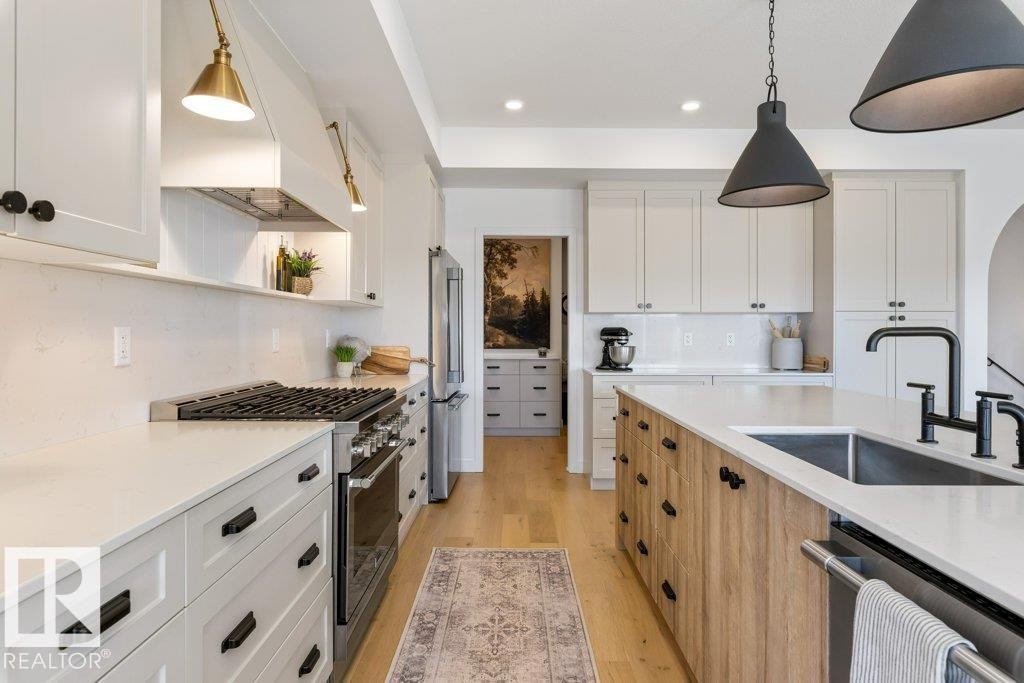 10 Redwing Wynd, St. Albert, AB - Indoor Photo Showing Kitchen With Upgraded Kitchen